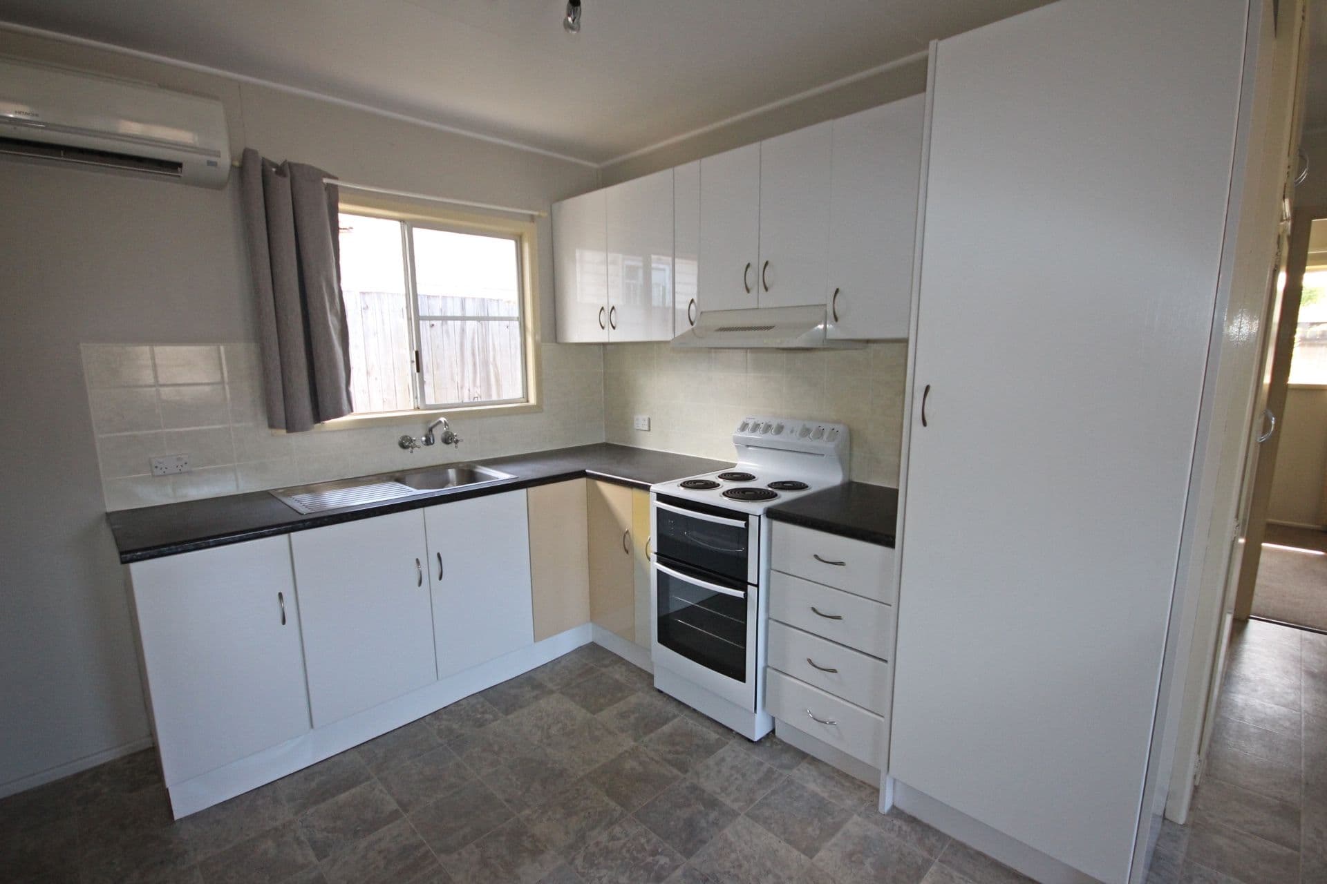 37 Range Road, Sarina QLD 4737, Sarina - Thumbnail 4