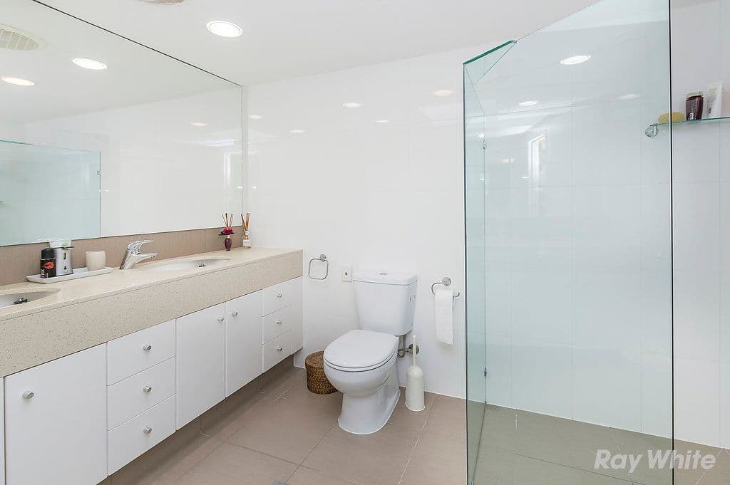 5378 Bay Hill Terrace, Sanctuary Cove QLD 4212, Sanctuary Cove - Thumbnail 7