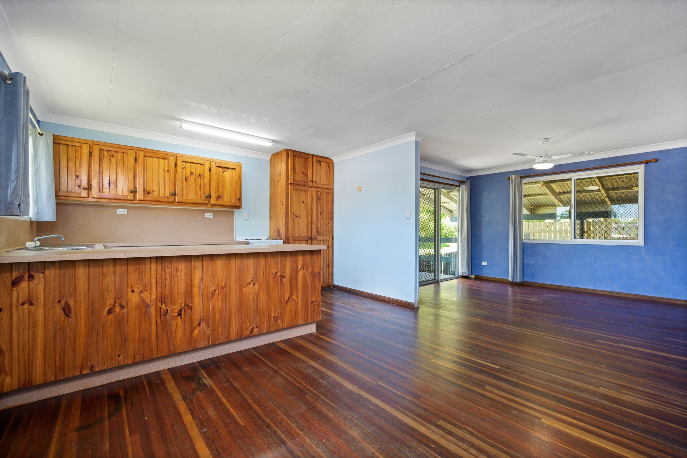 3 Lomas Street, West Gladstone QLD 4680, West Gladstone - Thumbnail 2