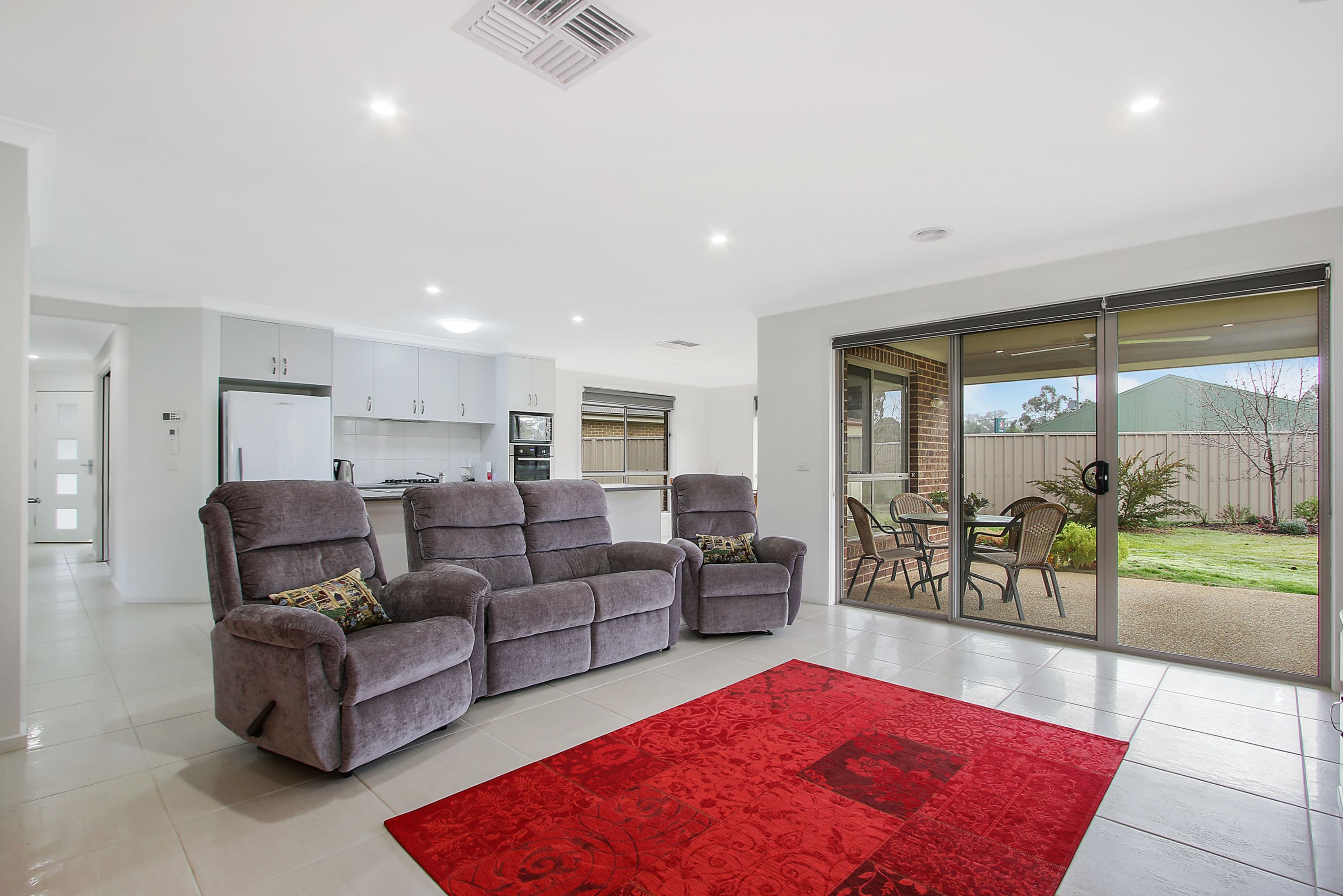 12 Sarah Court, Howlong - Thumbnail 6