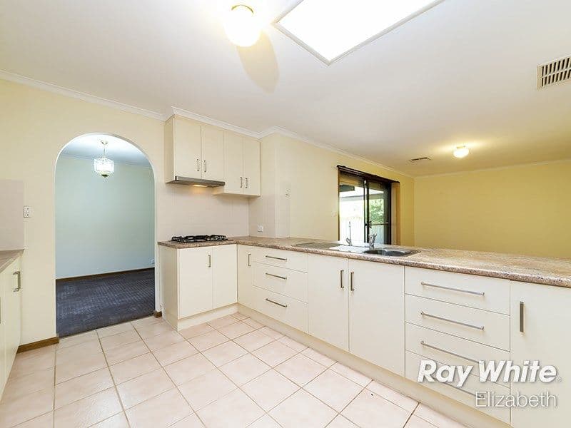 26 Megunya Crescent, Craigmore SA 5114, Craigmore - Thumbnail 6