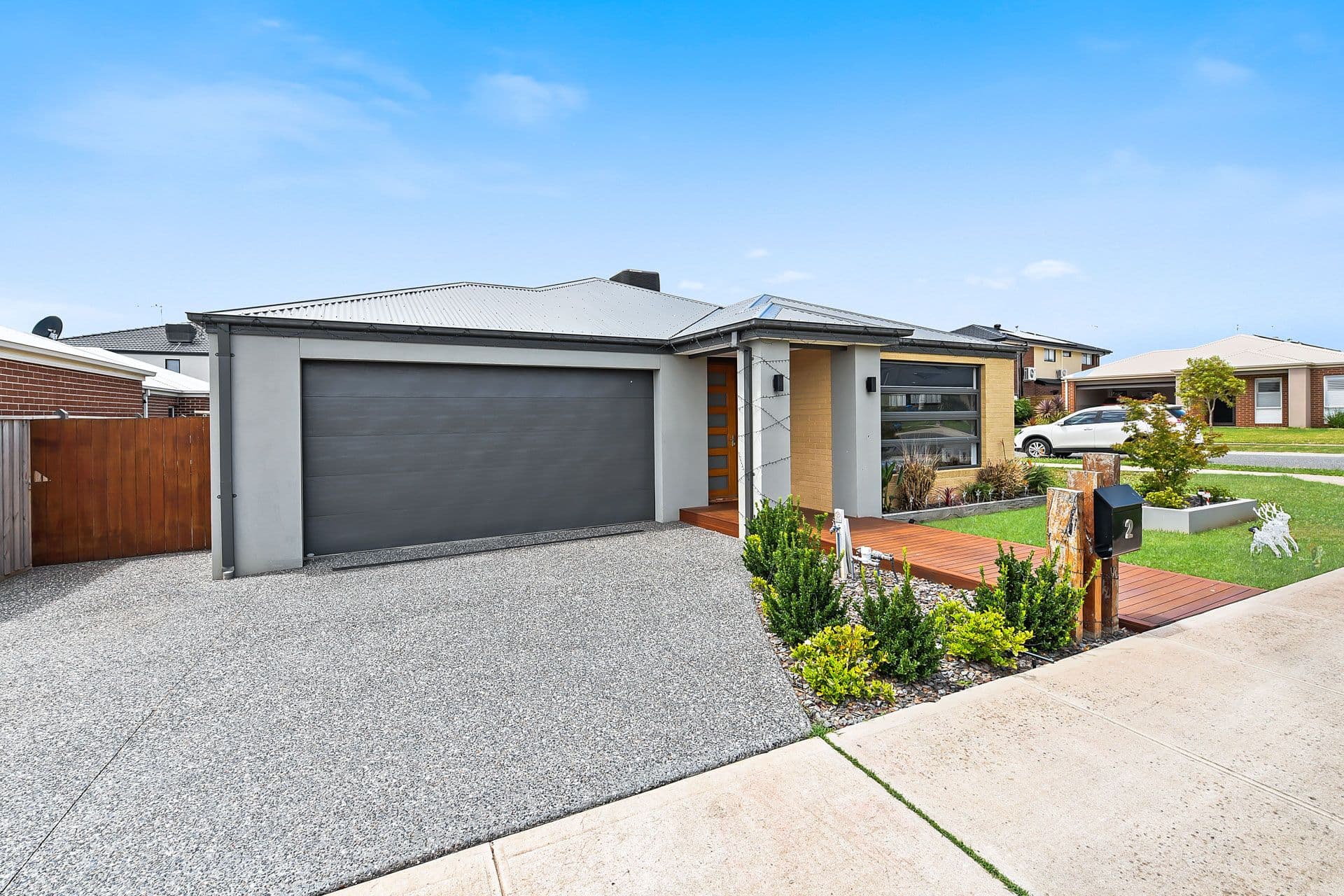 2 Dame Avenue, Clyde North VIC 3978, Clyde North - Thumbnail 2