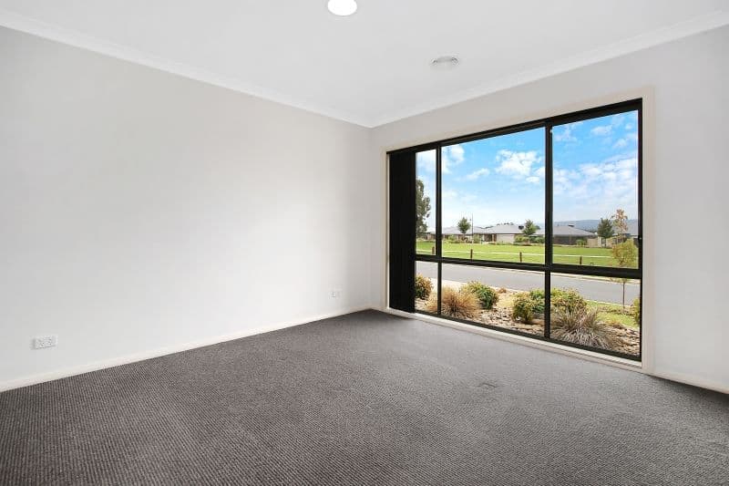 24 Ruthven Circuit, Wodonga VIC 3690, Wodonga - Thumbnail 2