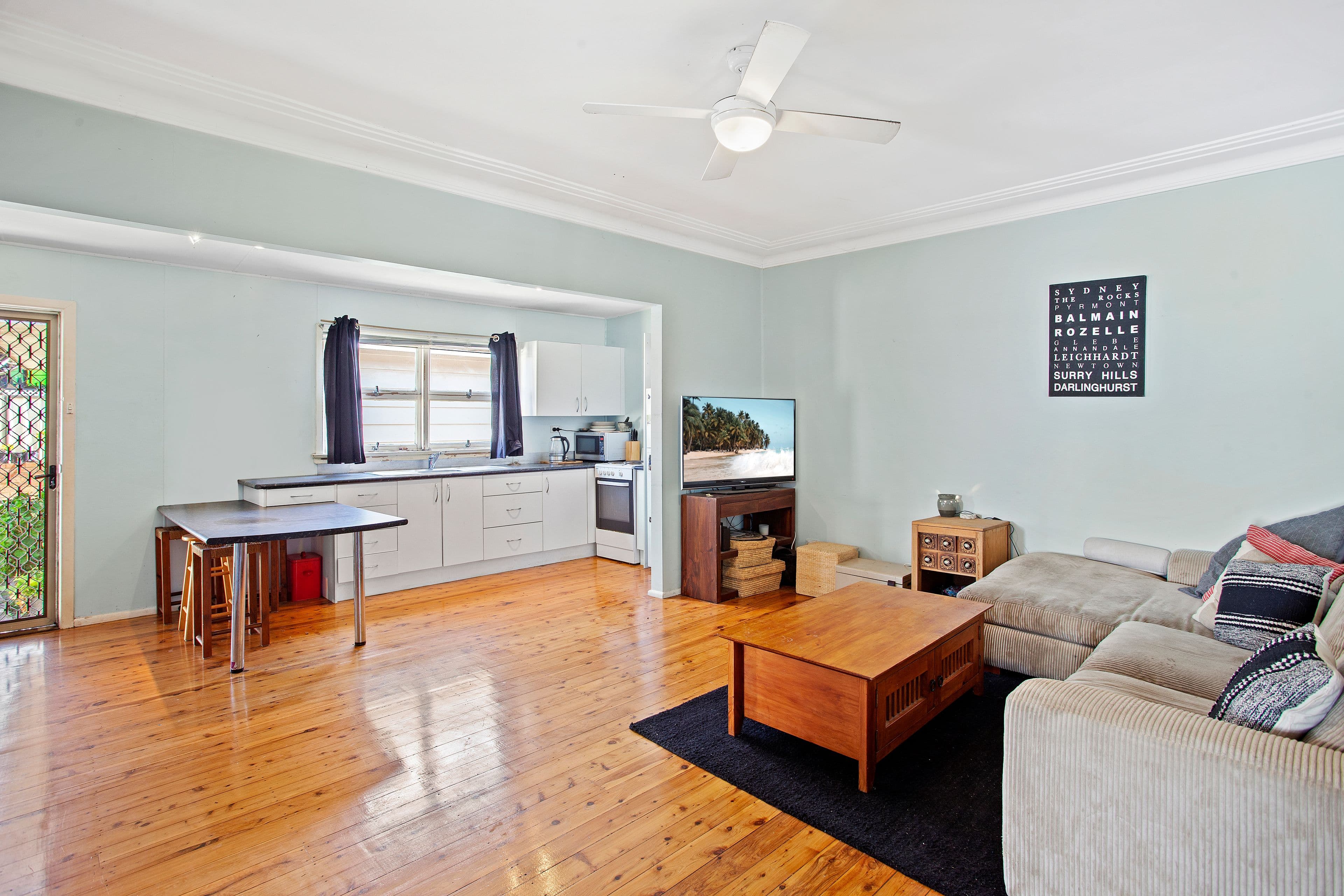21 Brooke Avenue, Killarney Vale - Thumbnail 3