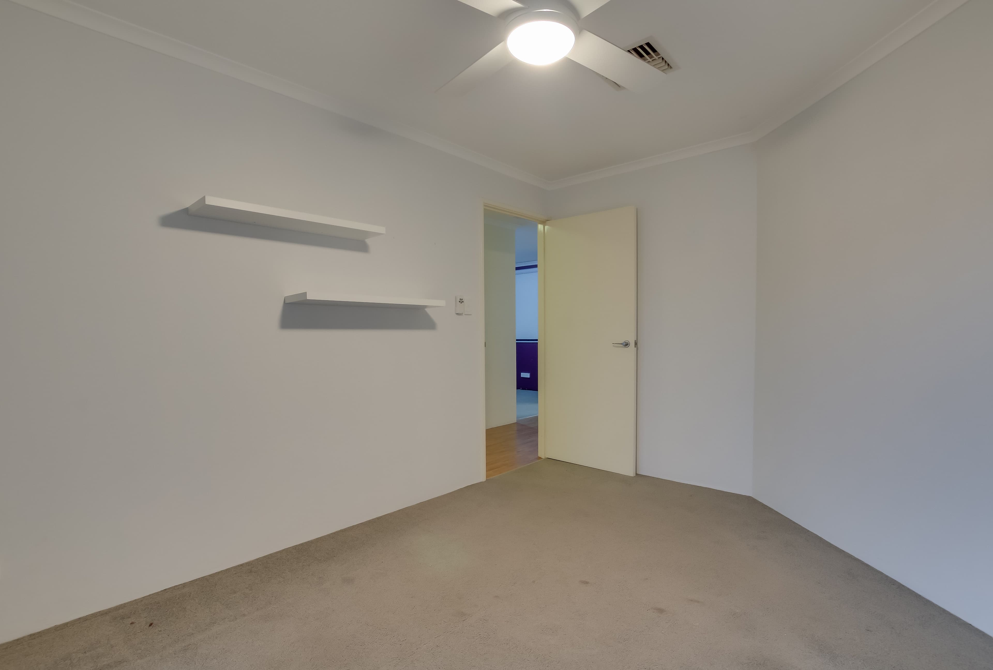 33 Phar Lap Road, Wattle Grove WA 6107, Wattle Grove - Thumbnail 4