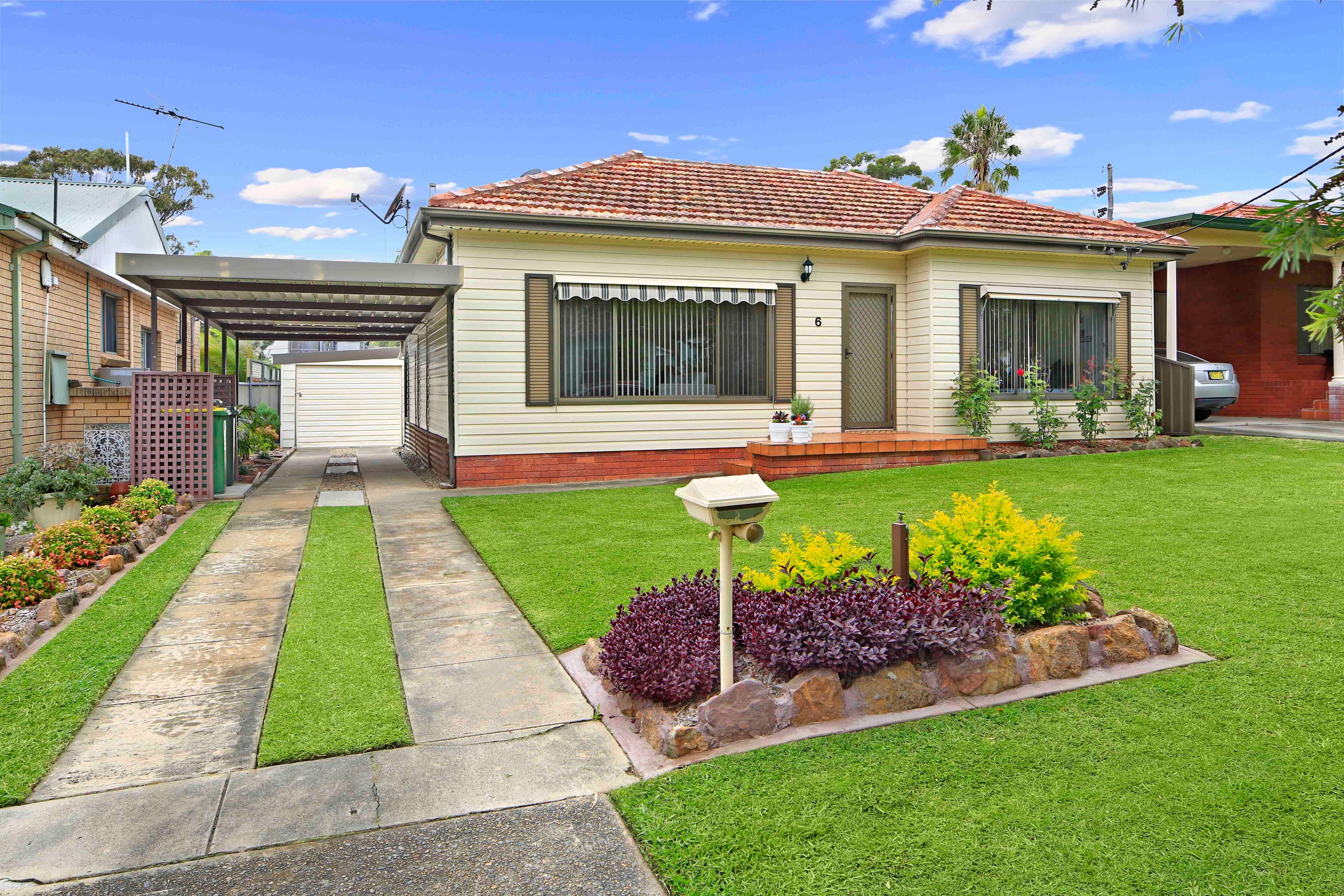 6 Kanangur Avenue, Gymea - Image 1