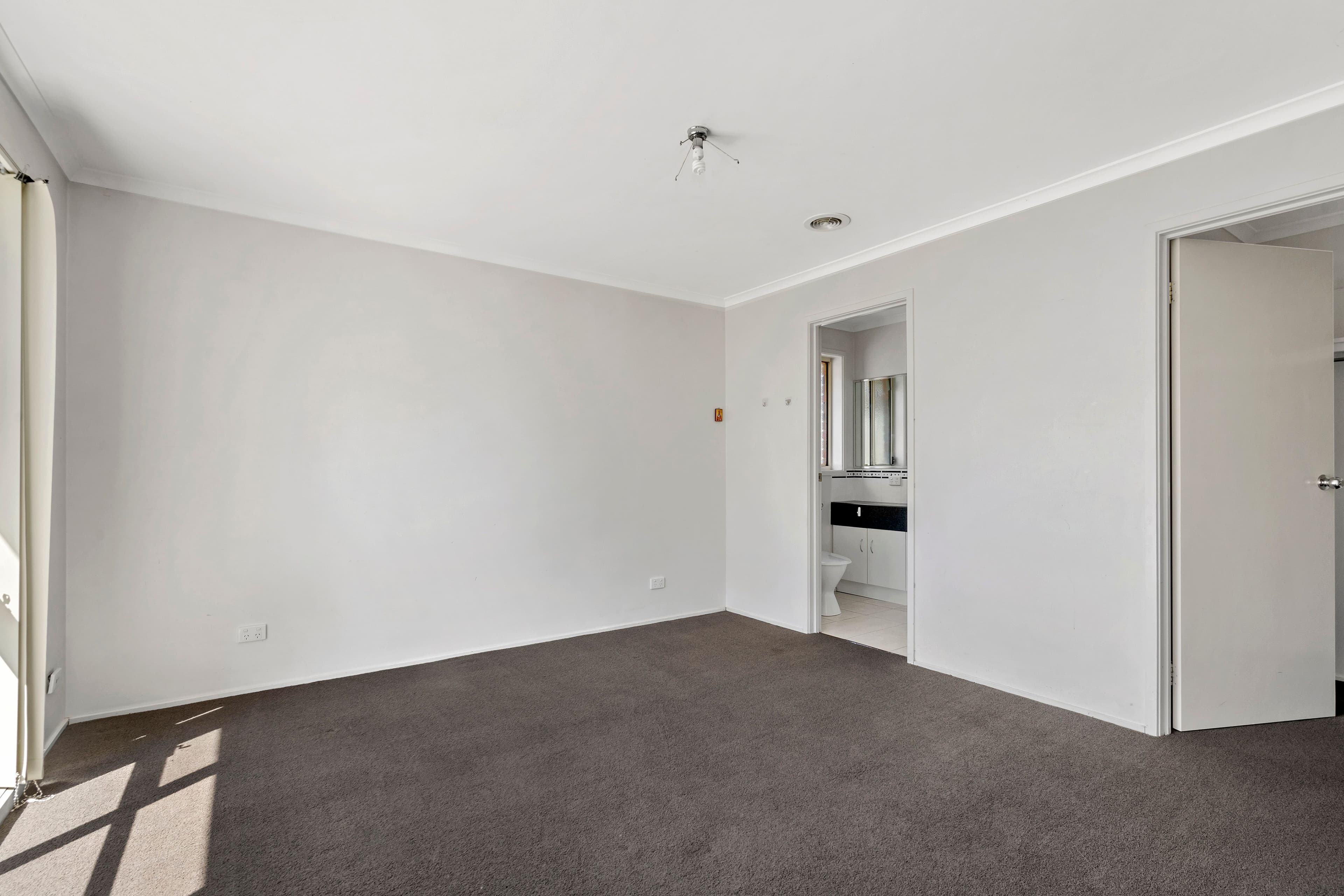 61 Jaguar Drive, Clayton VIC 3168, Clayton - Thumbnail 2