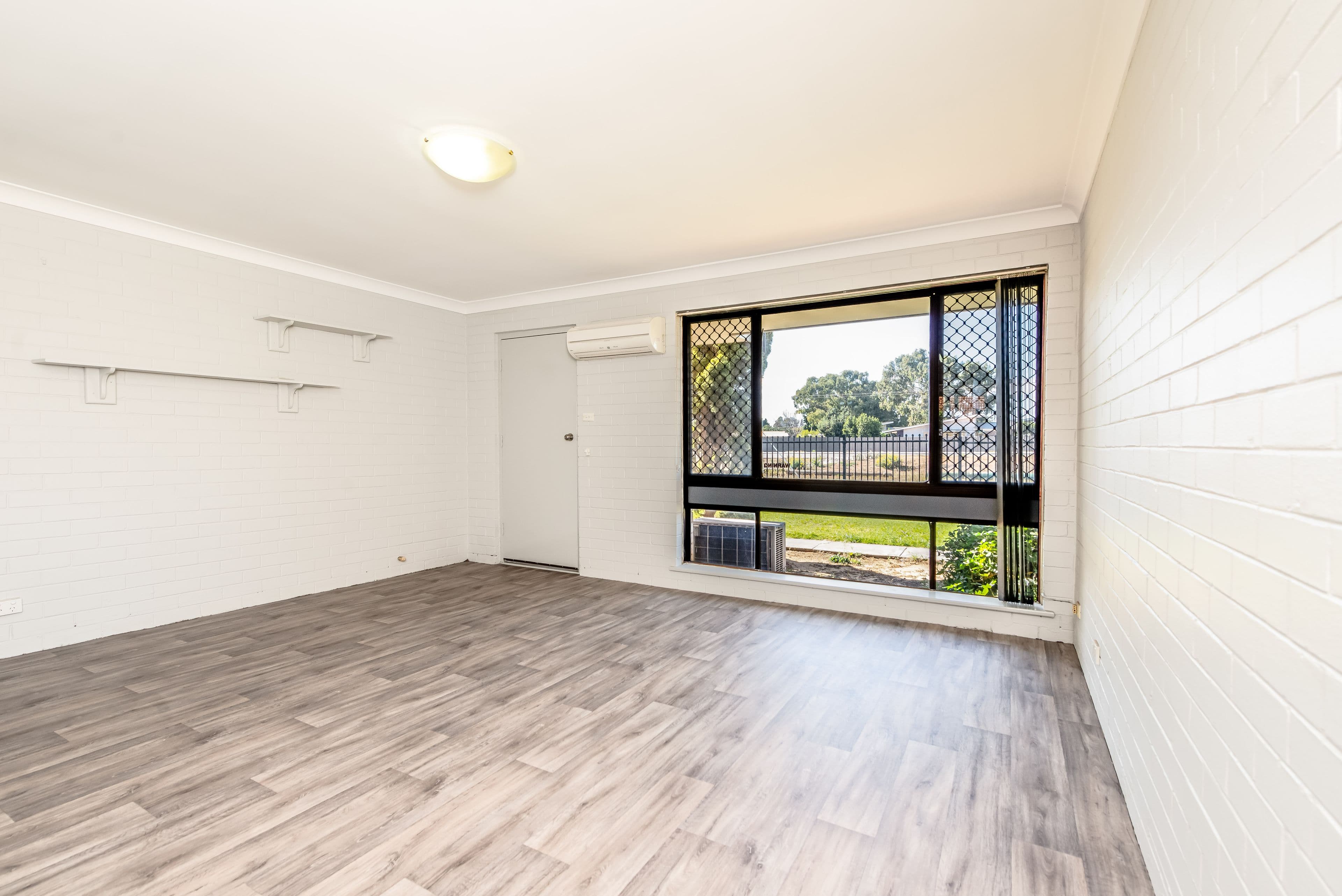 10/125 Railway Street, Bluff Point WA 6530, Bluff Point - Image 1
