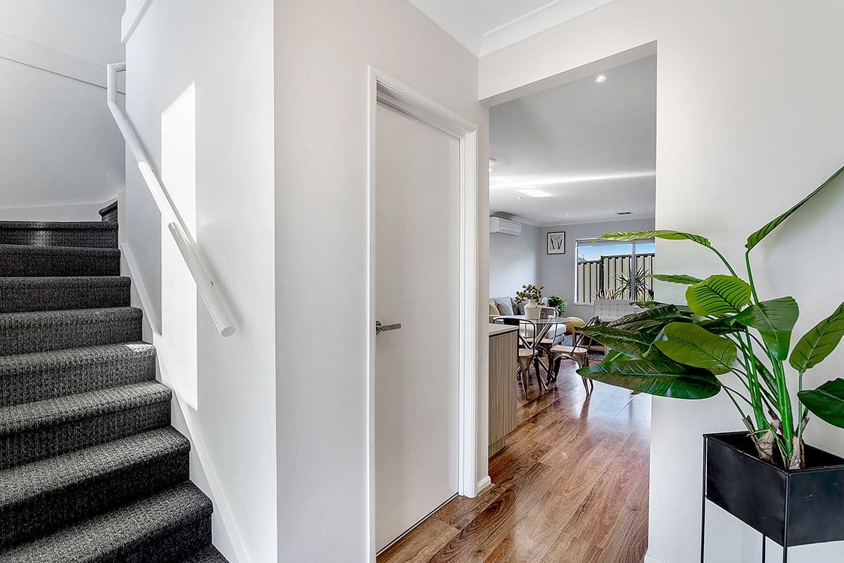 5 Versant Drive, Craigieburn VIC 3064, Craigieburn - Thumbnail 2
