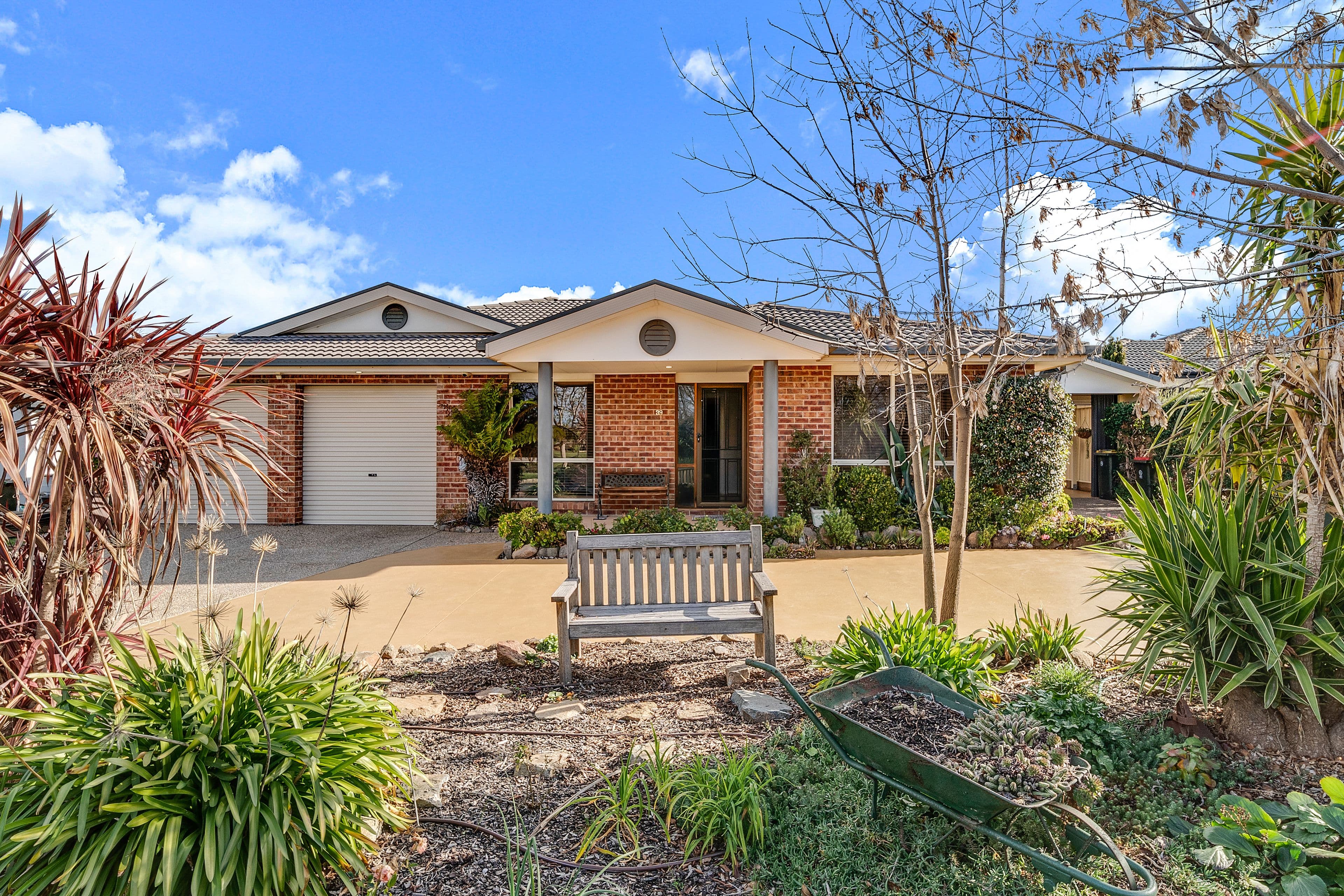 39 Bizant Street, Amaroo ACT 2914, Amaroo - Thumbnail 2
