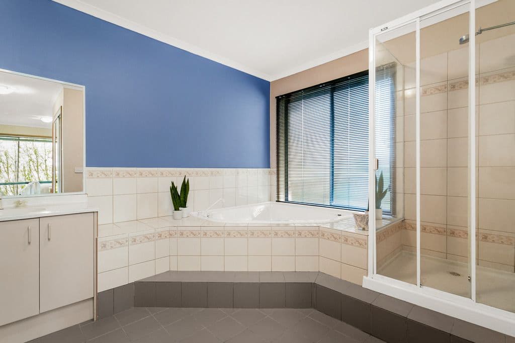 5 Highland Drive, Pakenham VIC 3810, Pakenham - Thumbnail 4
