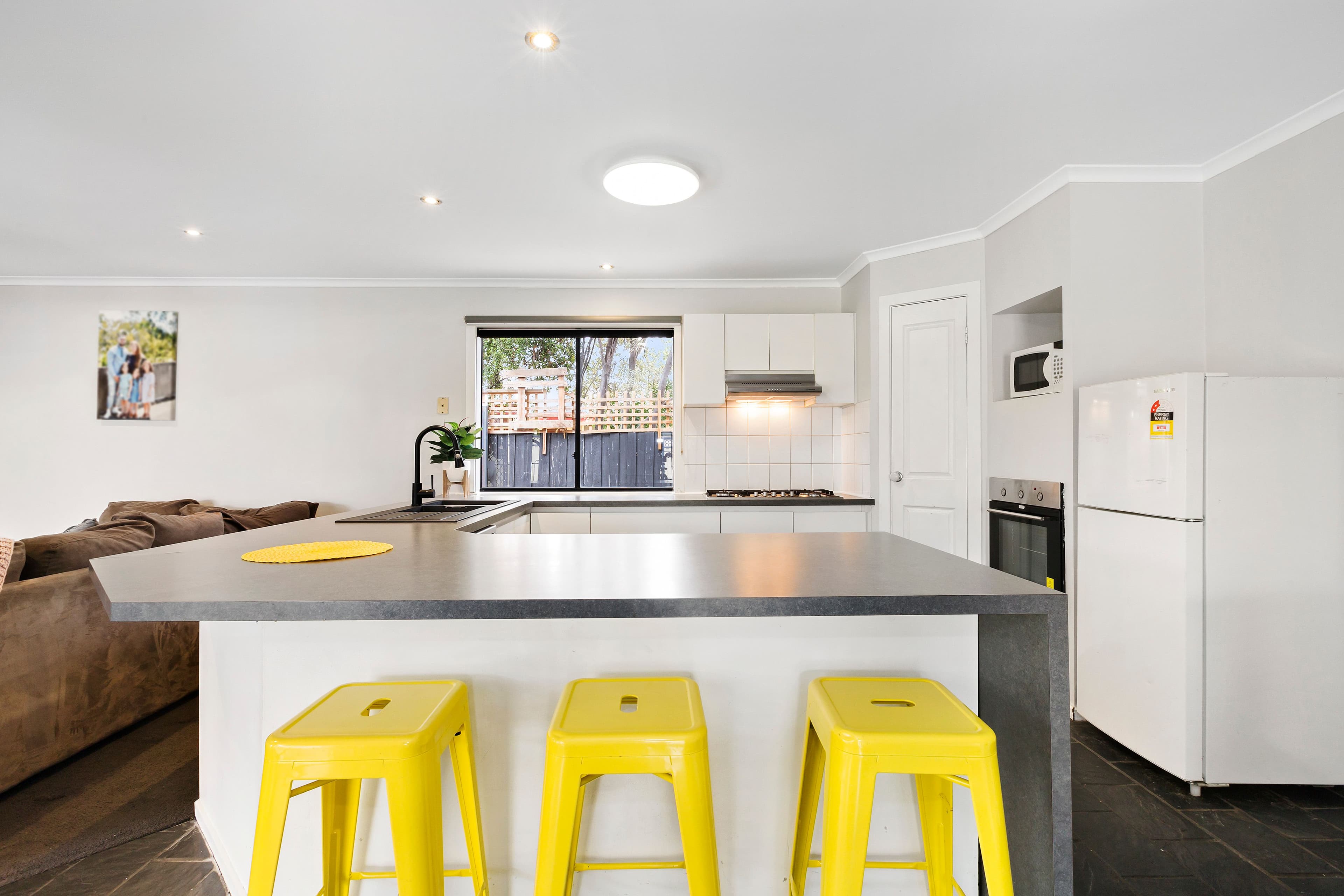 9 Kenmore Close, Hoppers Crossing VIC 3029, Hoppers Crossing - Thumbnail 2