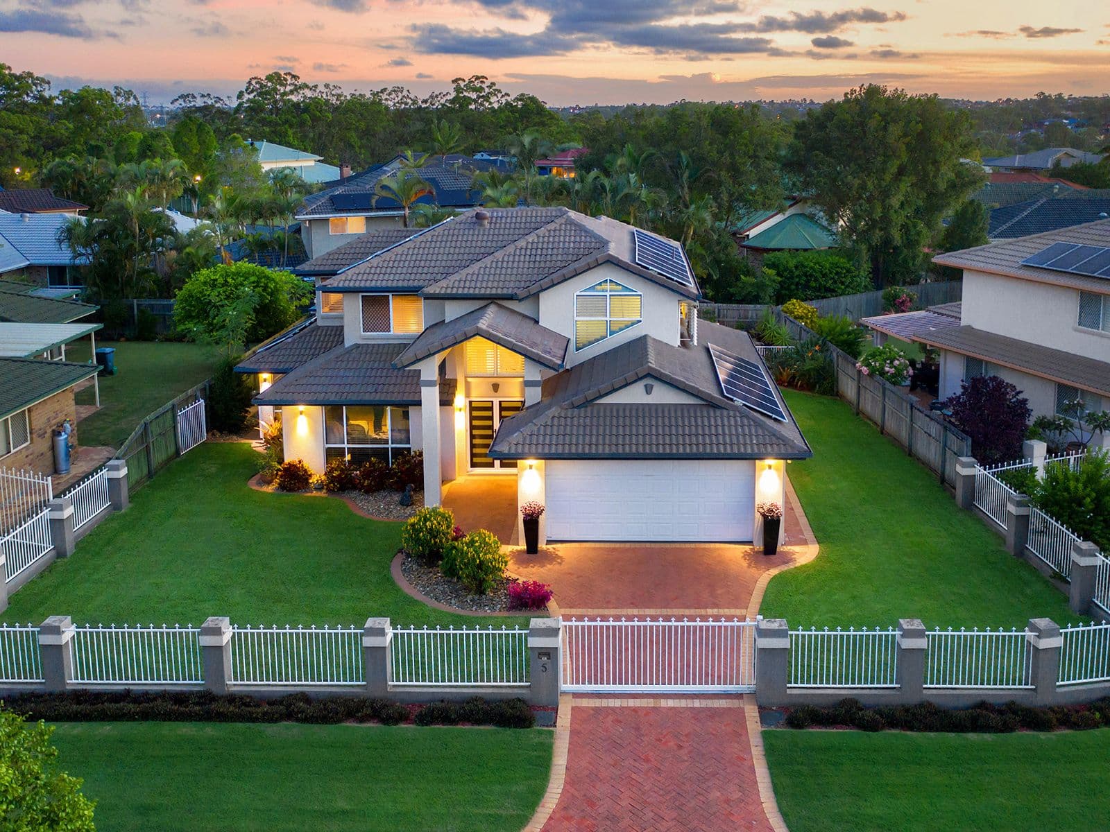 5 Regency Place, Carindale QLD 4152, Carindale - Thumbnail 2