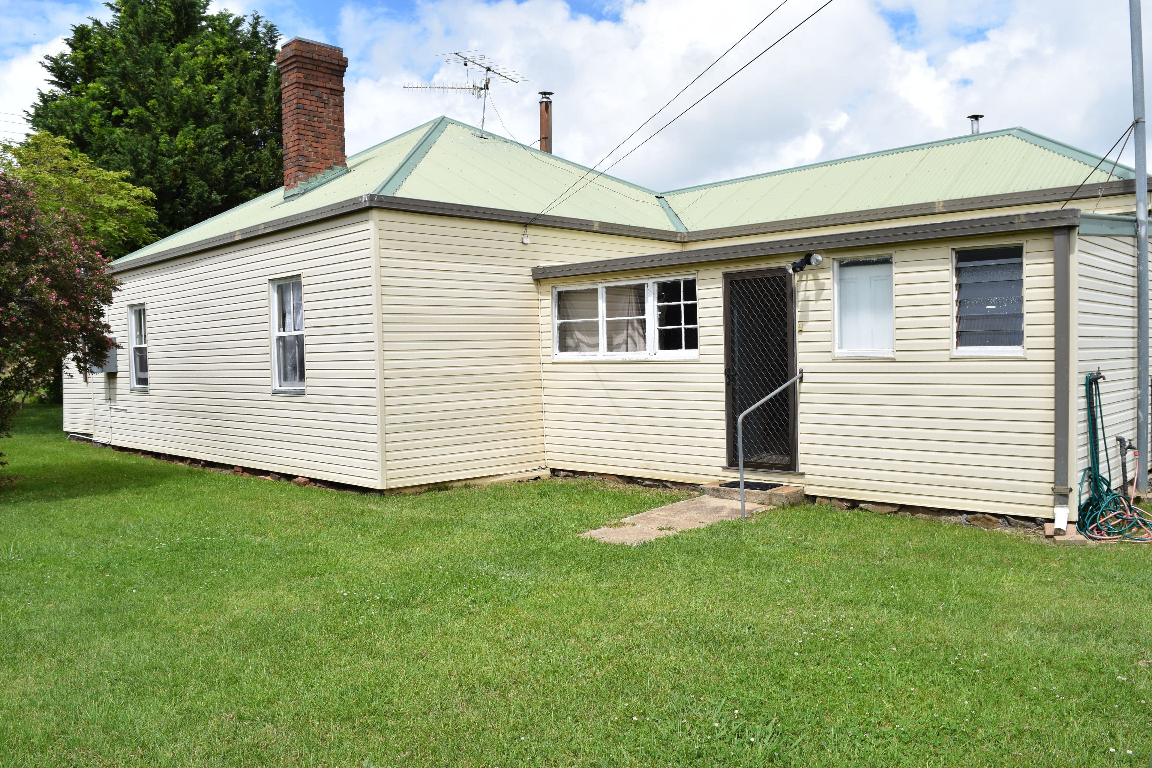83 Ollera Street, Guyra - Thumbnail 4