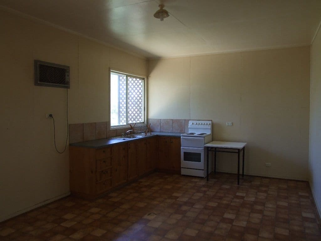 148 Eagle Street, Longreach QLD 4730, Longreach - Thumbnail 6