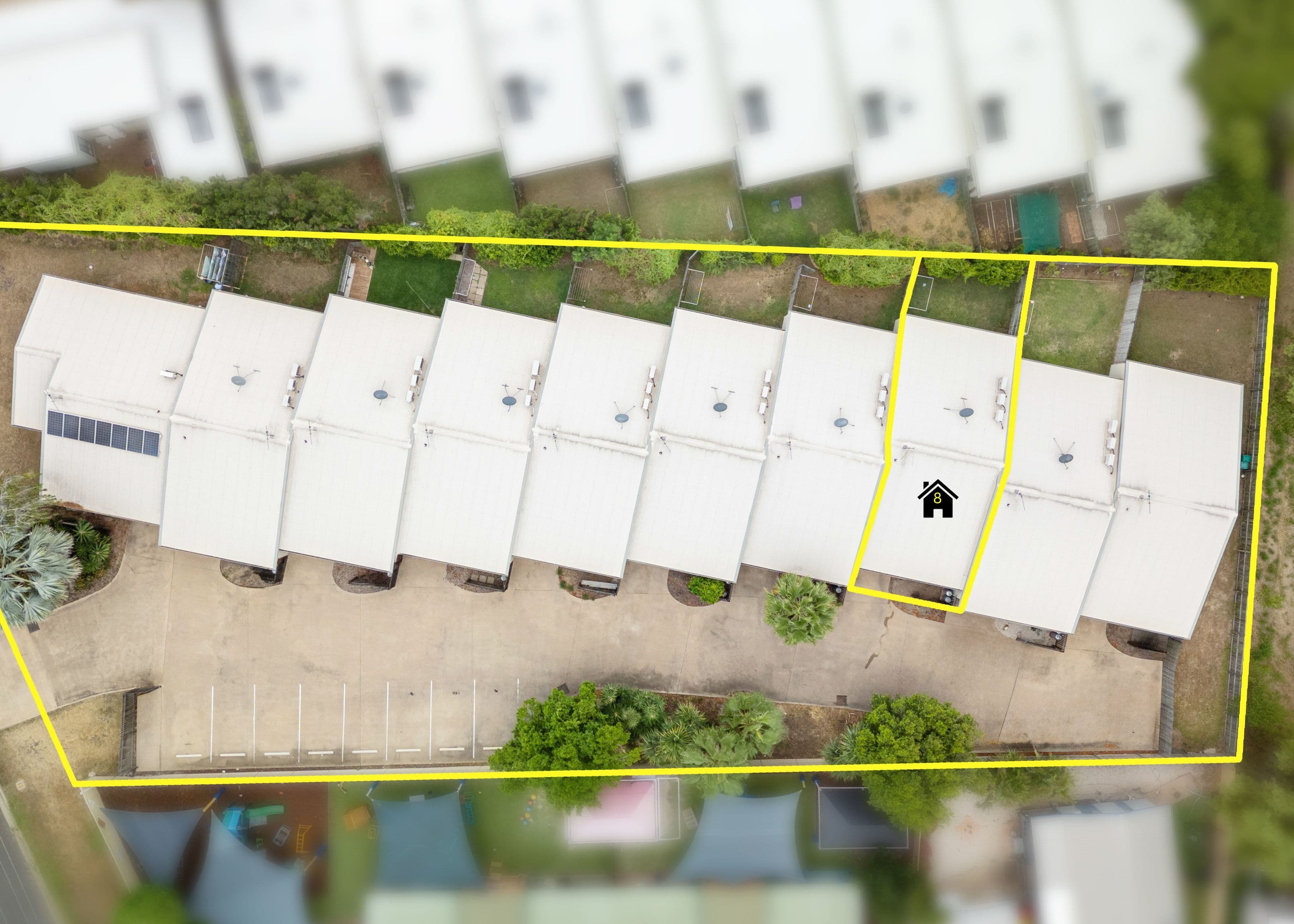 16 Riverview Street, Emerald QLD 4720, Emerald - Thumbnail 2