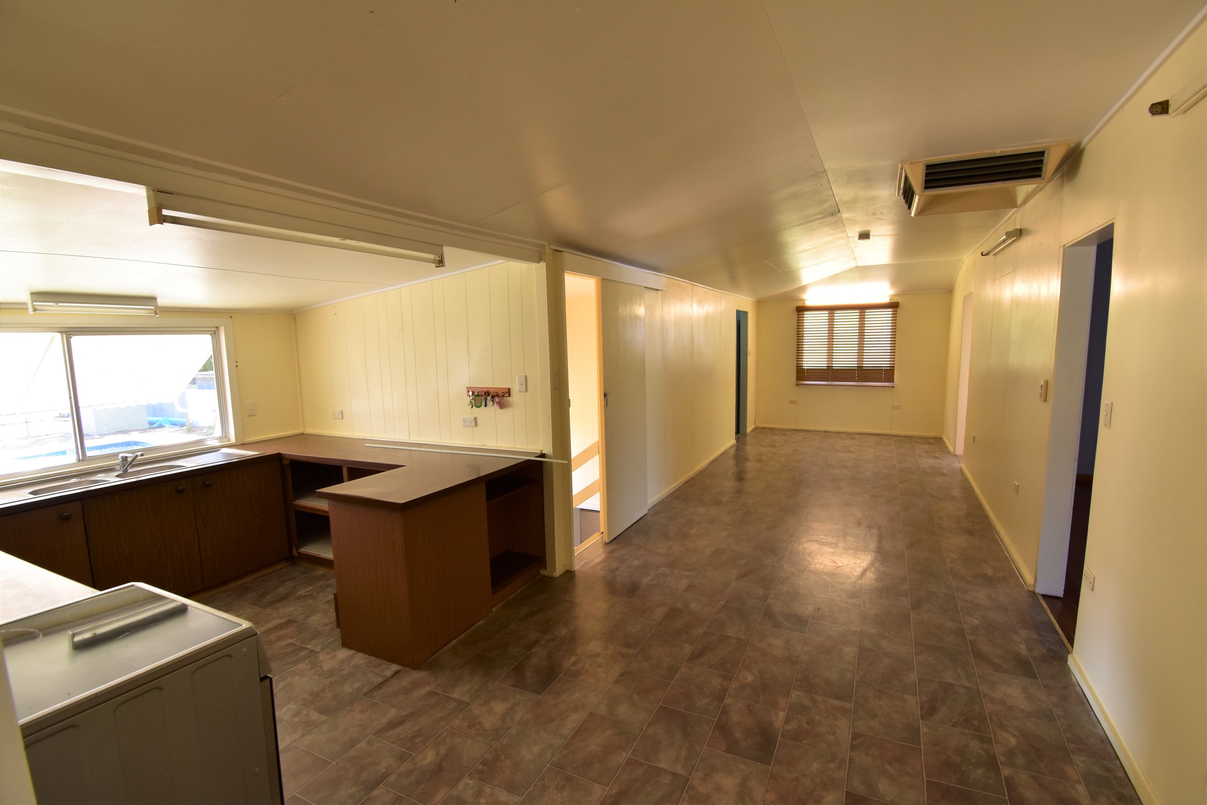 169 Kingfisher Street, Longreach QLD 4730, Longreach - Thumbnail 5