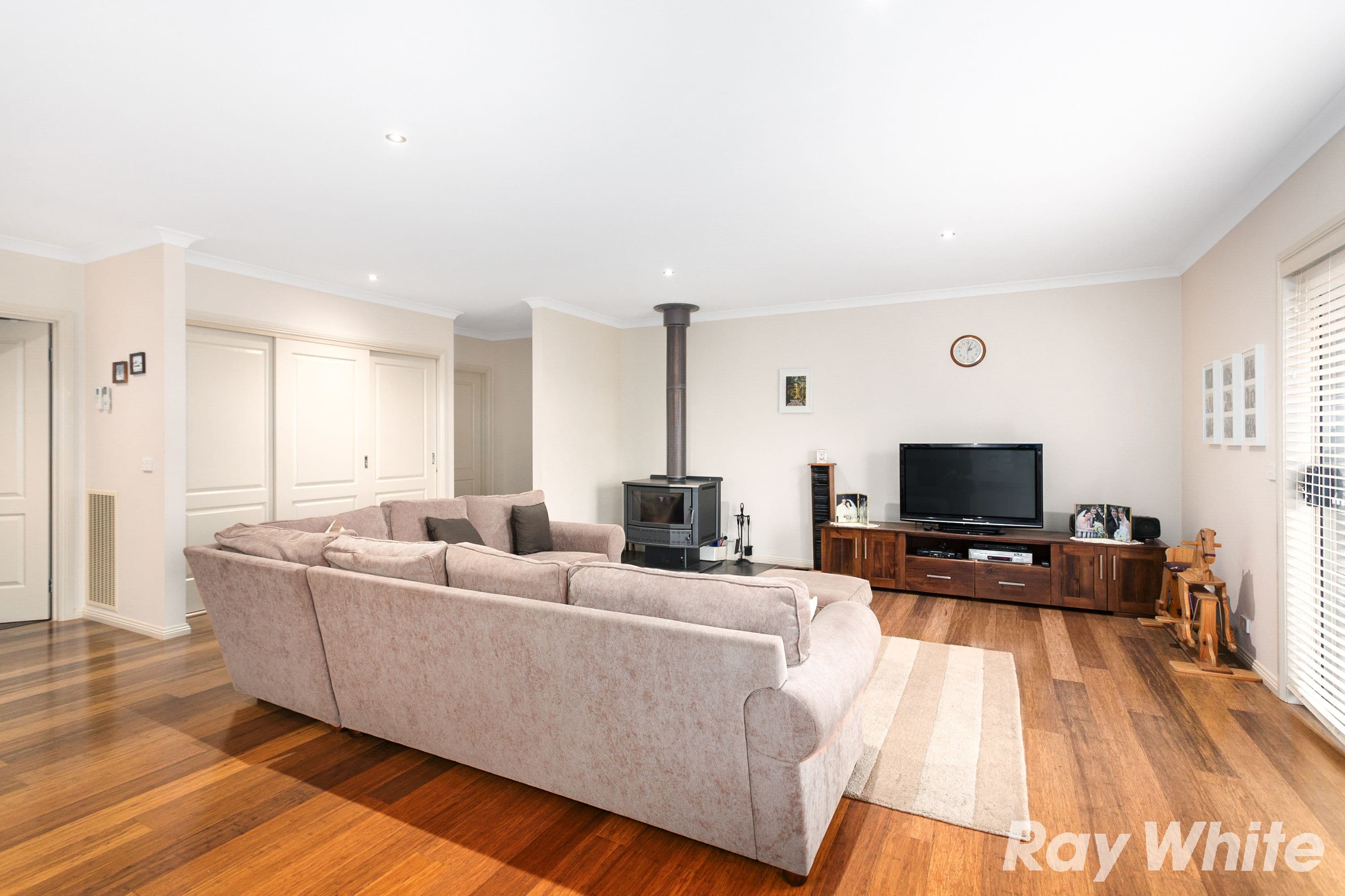 14 Orion Court, Warragul VIC 3820, Warragul - Thumbnail 4