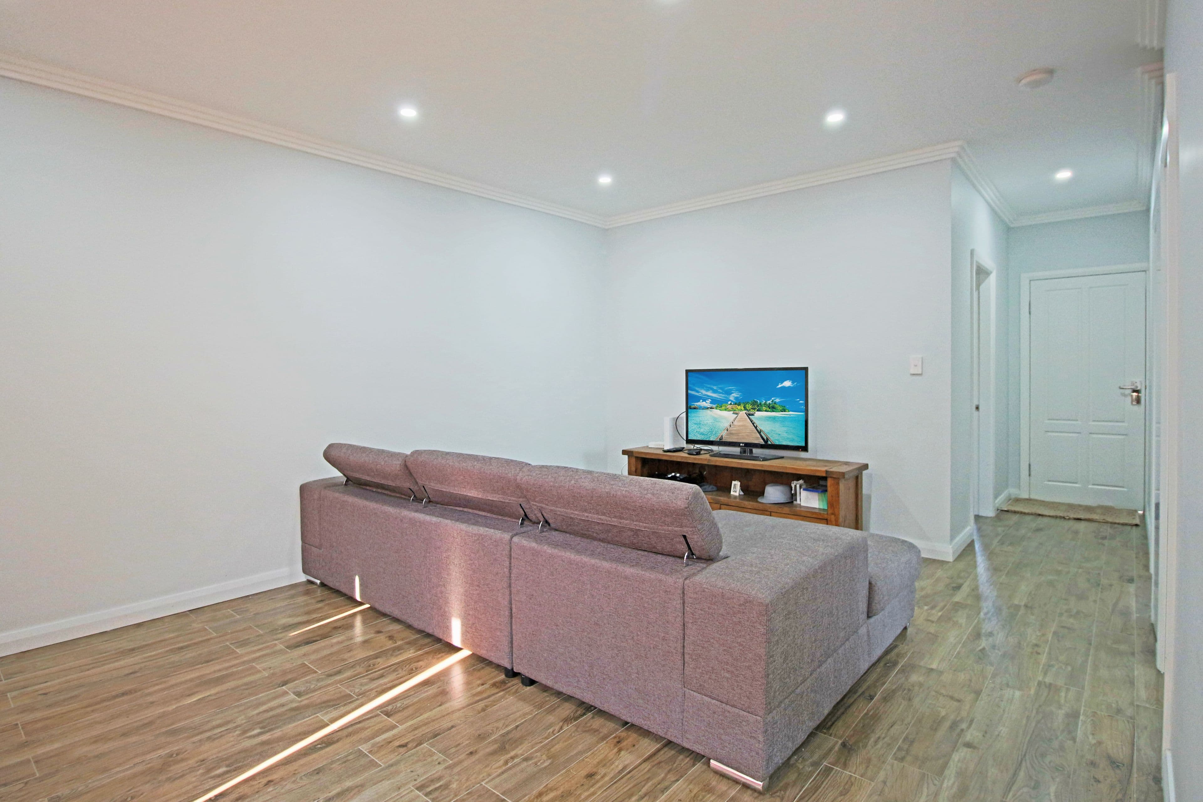 52 Endeavour Road, Georges Hall NSW 2198, Georges Hall - Thumbnail 3