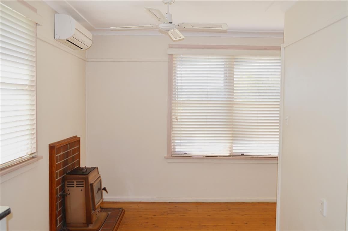17 Adrienne Crescent, Mount Waverley, Mount Waverley - Thumbnail 3