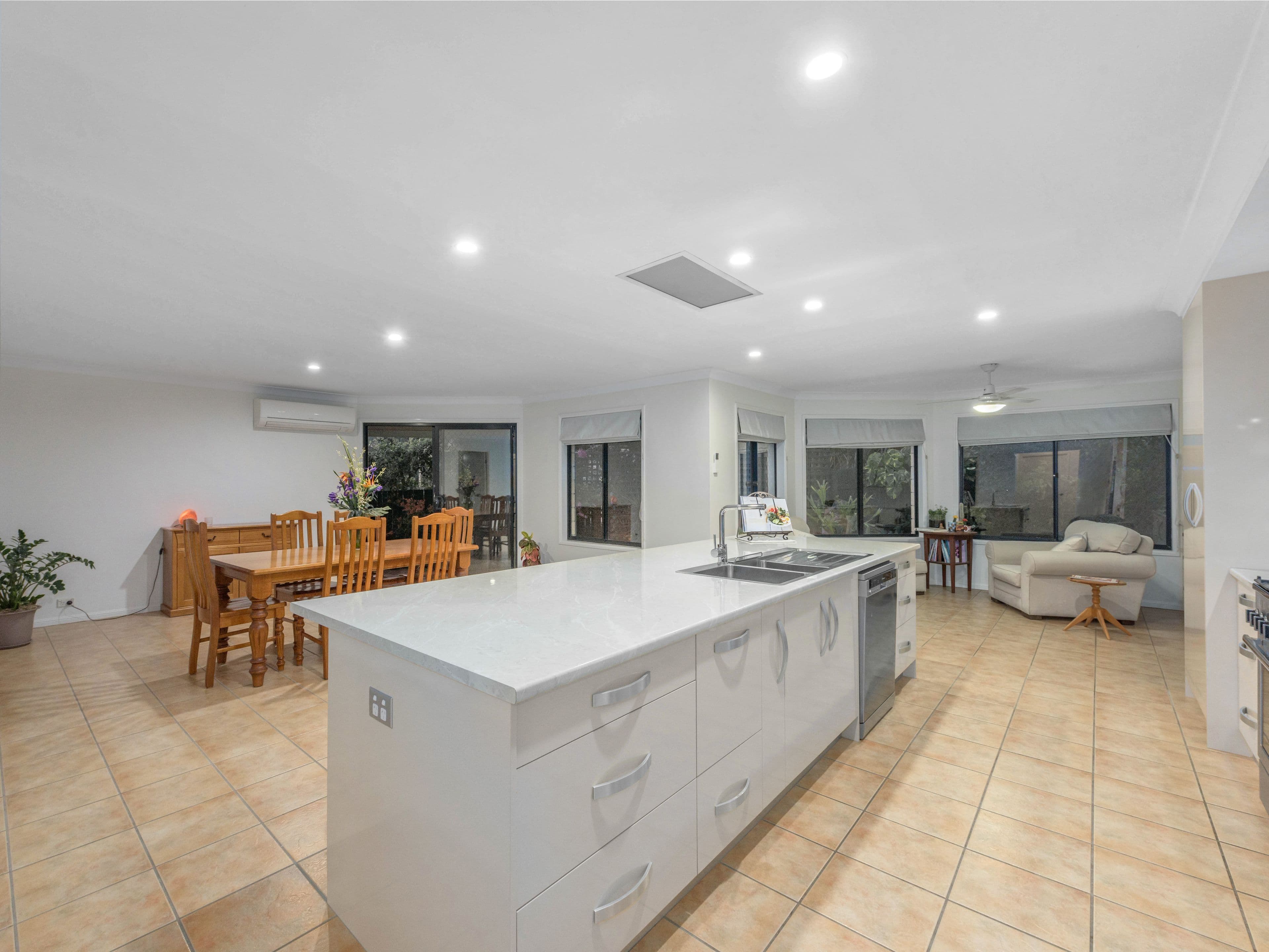 49 Ablington Way, Carindale QLD 4152, Carindale - Thumbnail 6