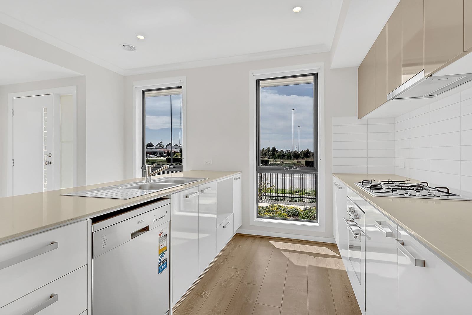 846 Aitken Boulevard, Craigieburn VIC 3064, Craigieburn - Thumbnail 3