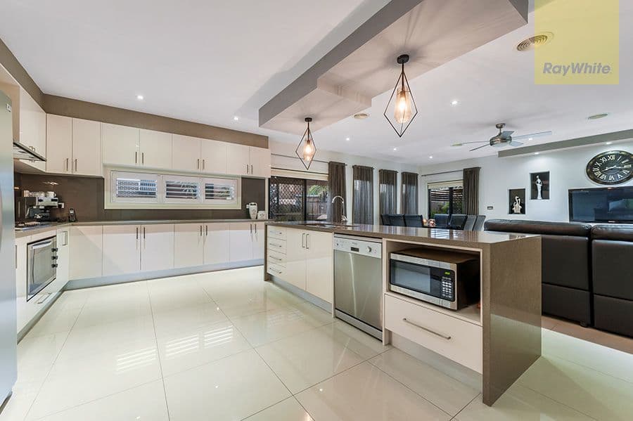 32 Bluebird Way, Roxburgh Park VIC 3064, Roxburgh Park - Thumbnail 5