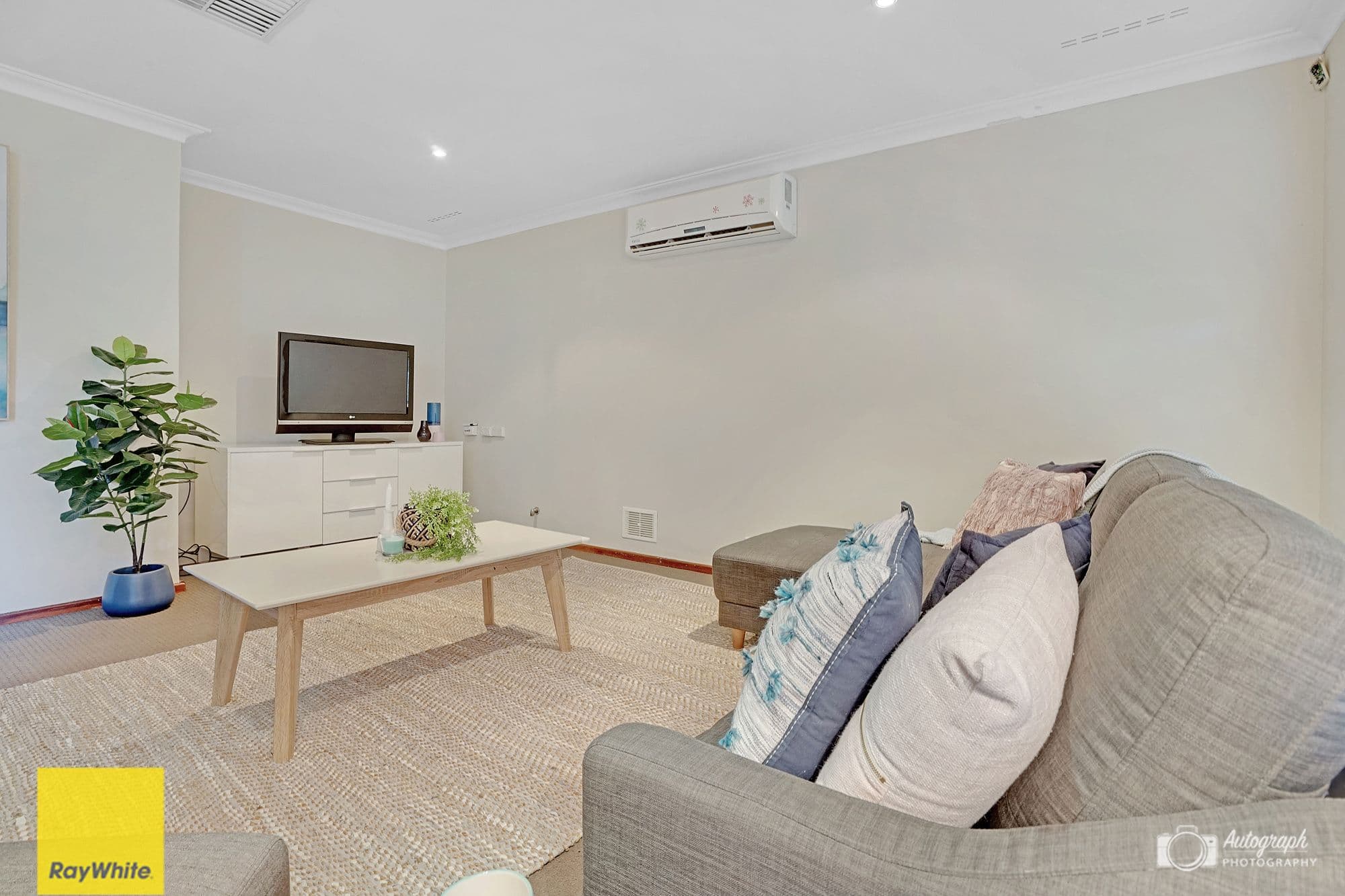 38 Nanovich Avenue, Girrawheen WA 6064, Girrawheen - Thumbnail 4