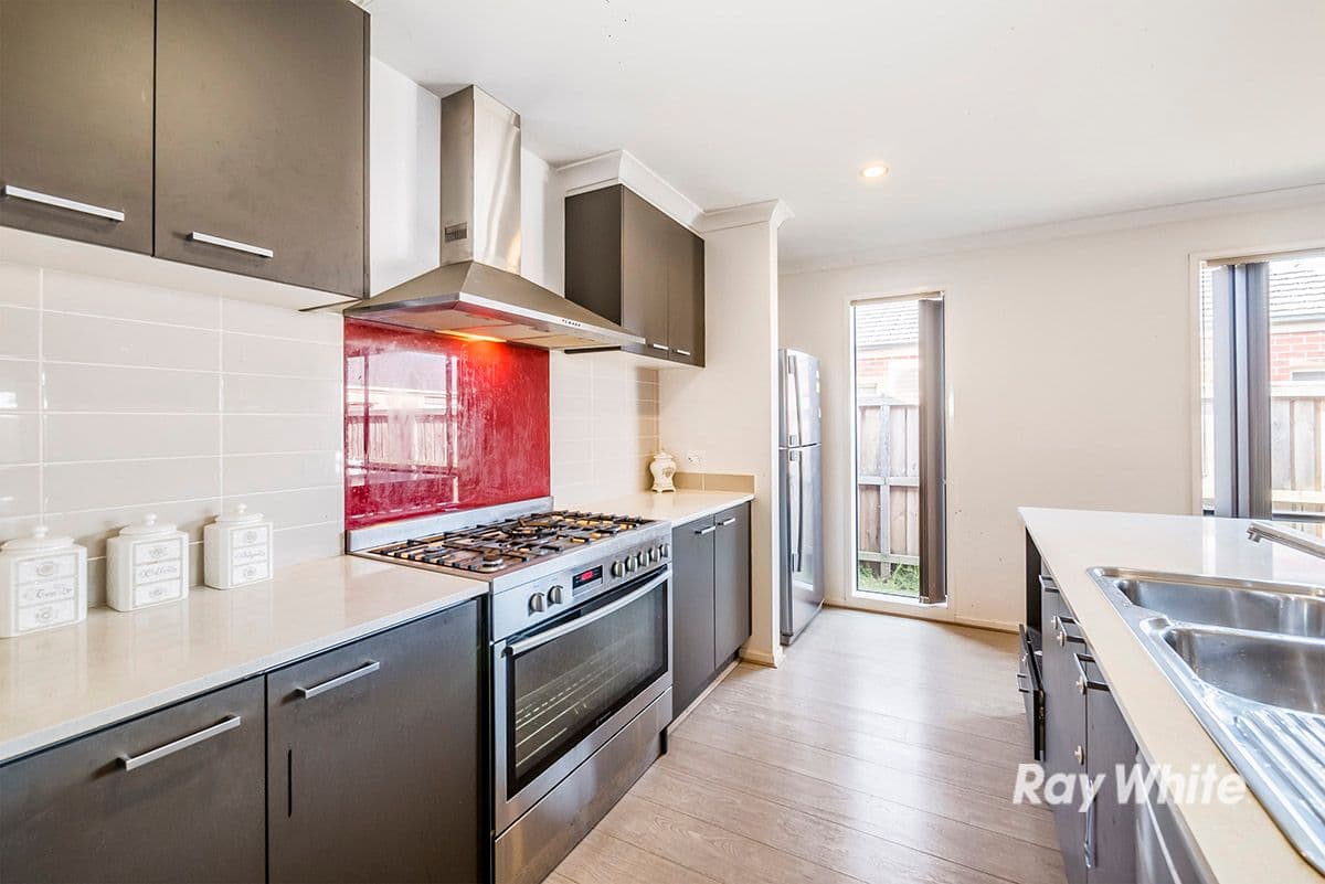 28 Stanford Street, Cranbourne West VIC 3977, Cranbourne West - Thumbnail 4