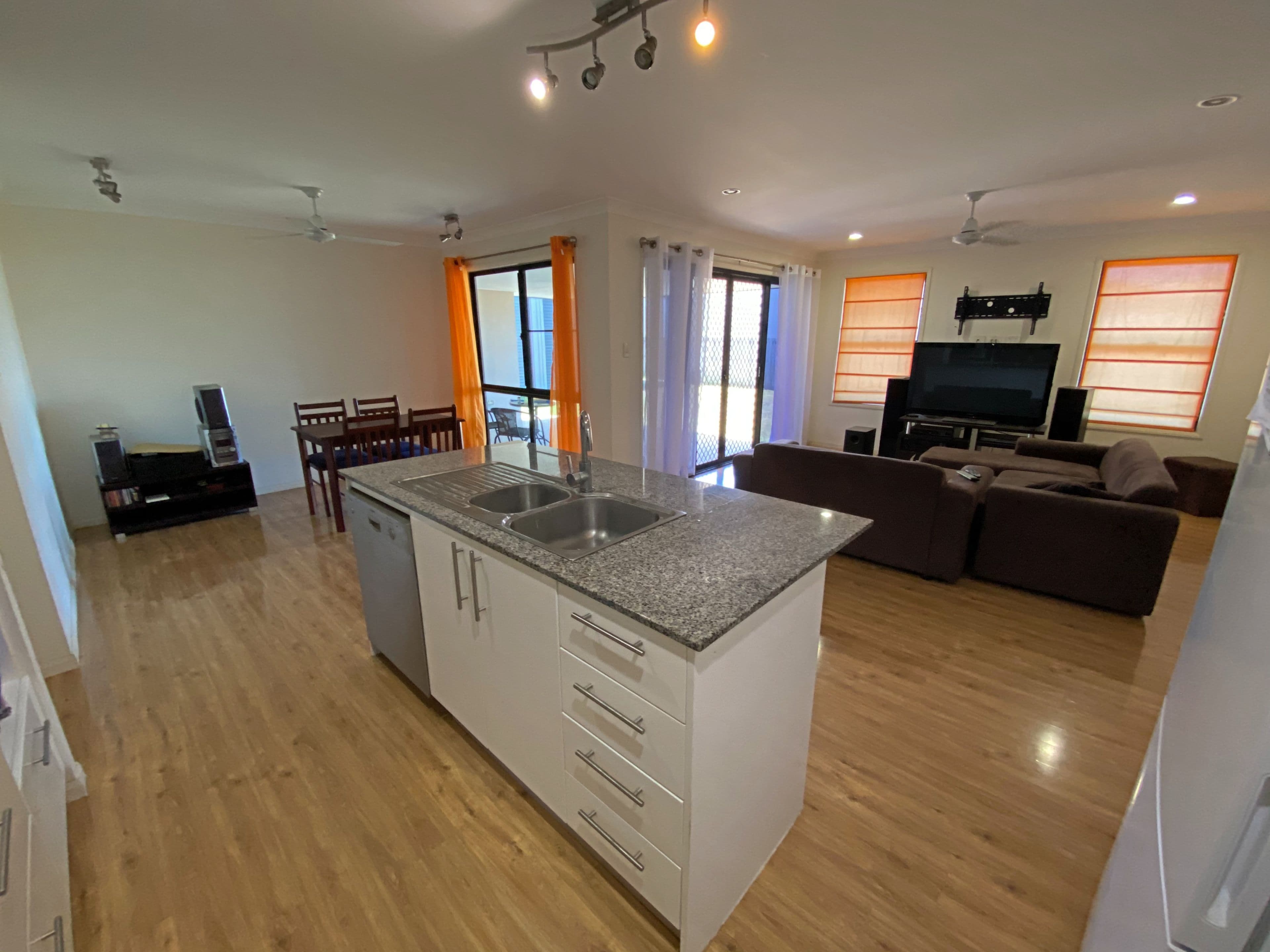 5 Pacific Avenue, Sarina QLD 4737, Sarina - Thumbnail 4