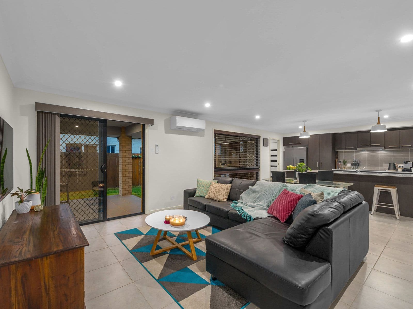 28 Budgerigar Street, Upper Kedron QLD 4055, Upper Kedron - Thumbnail 4