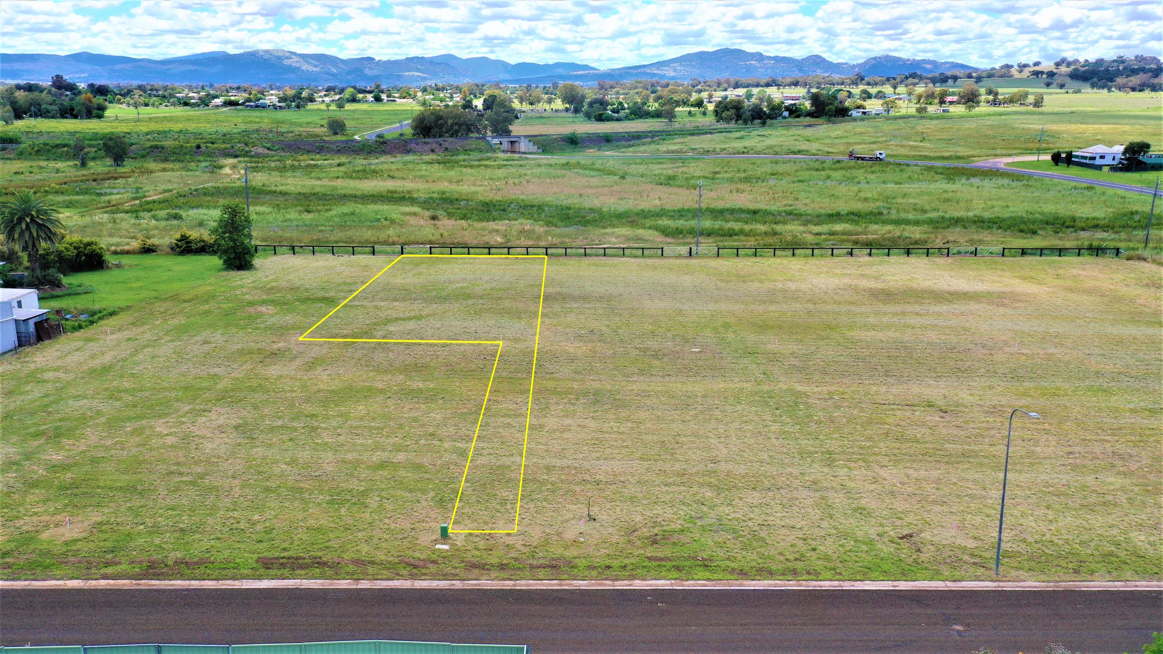 29 Robey Avenue, Quirindi NSW 2343, Quirindi - Thumbnail 2