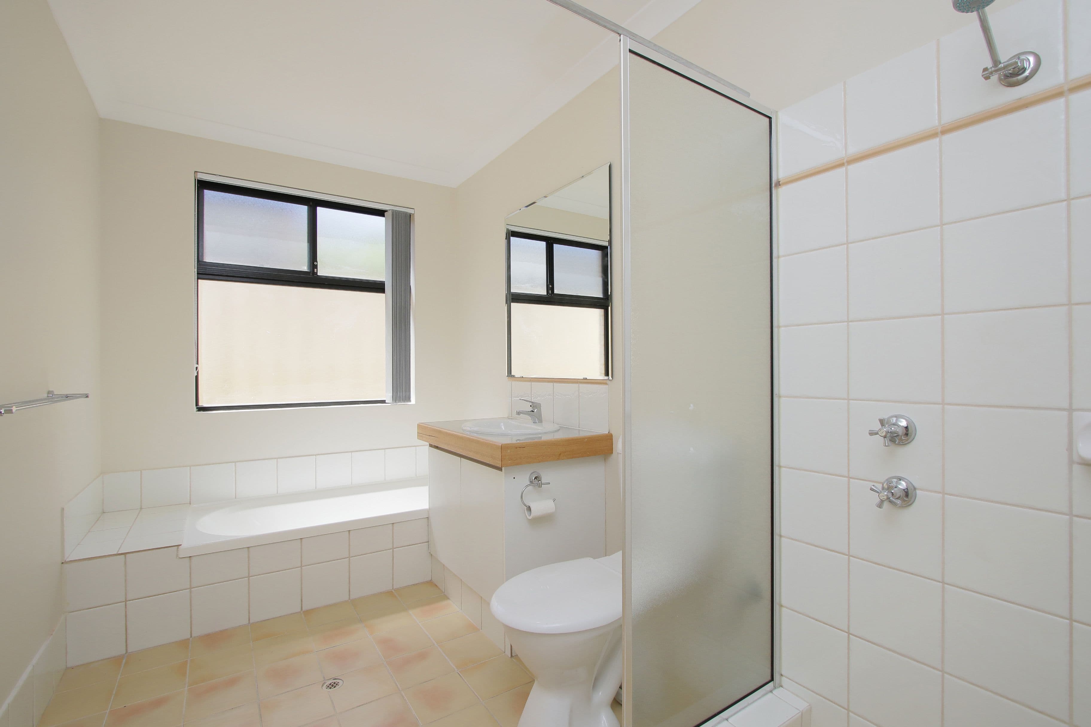 19 Holton Way, Cannington WA 6107, Cannington - Thumbnail 3
