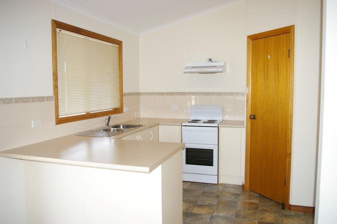 3/23 George Street, Wallaroo SA 5556, Wallaroo - Thumbnail 2