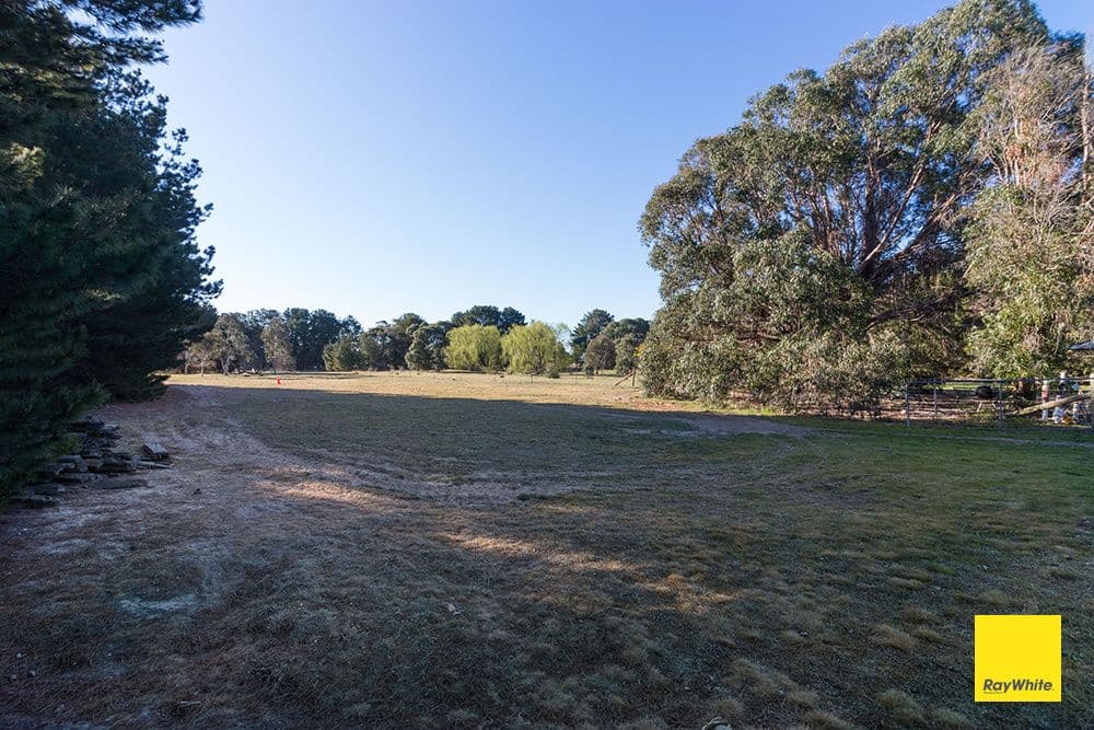 18 Elmslea Drive, Bungendore - Thumbnail 8