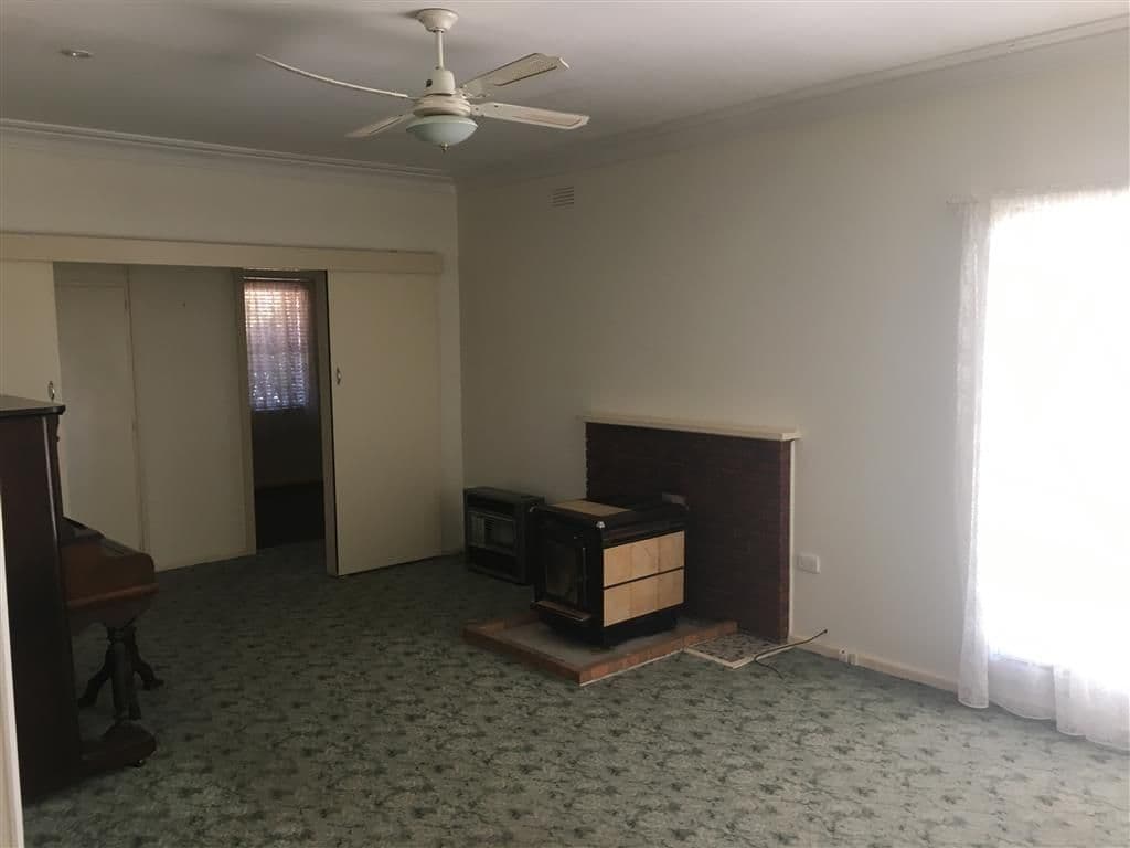 40 Carey Street, Tumut - Thumbnail 2