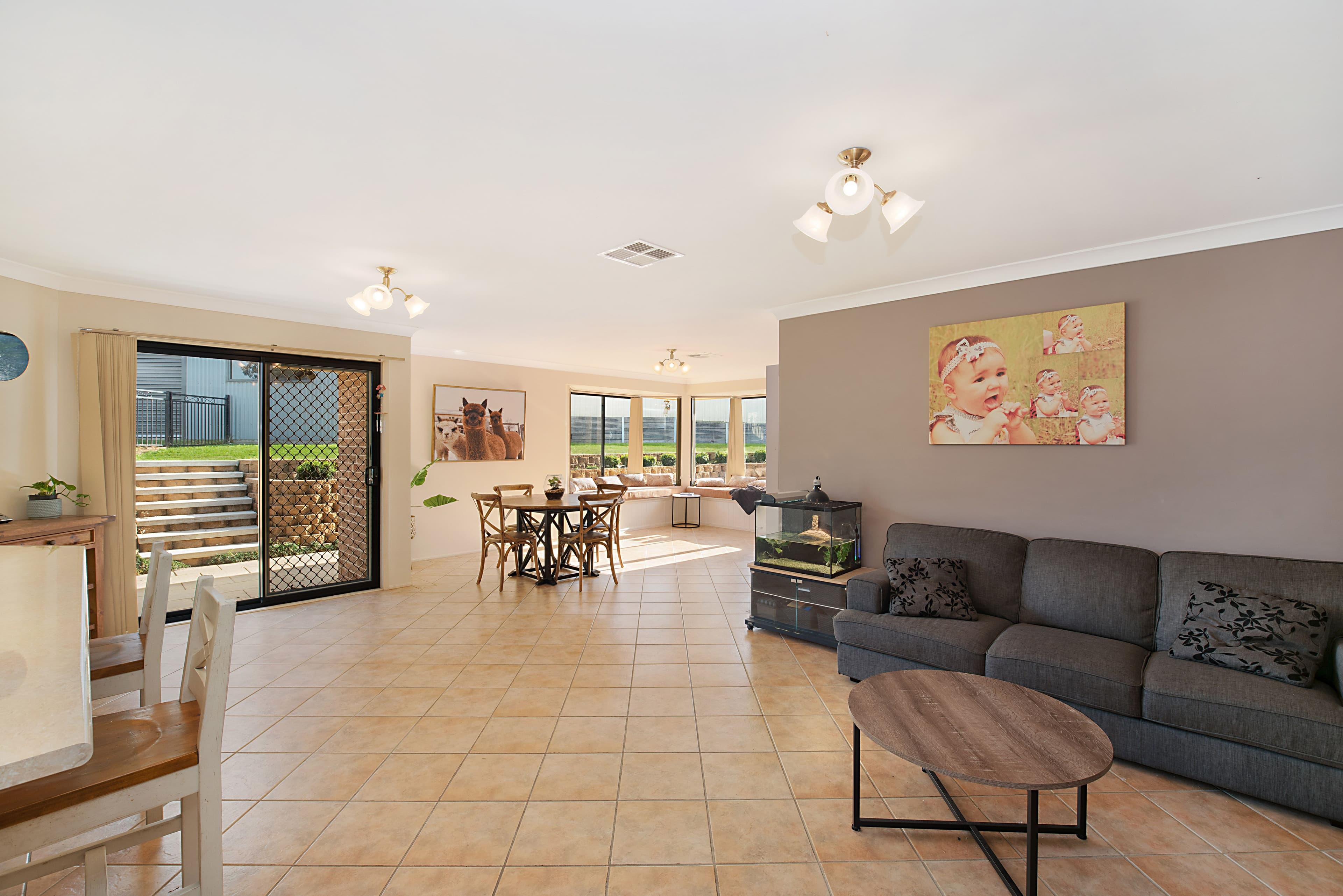6 Crown Close, Rutherford - Thumbnail 3