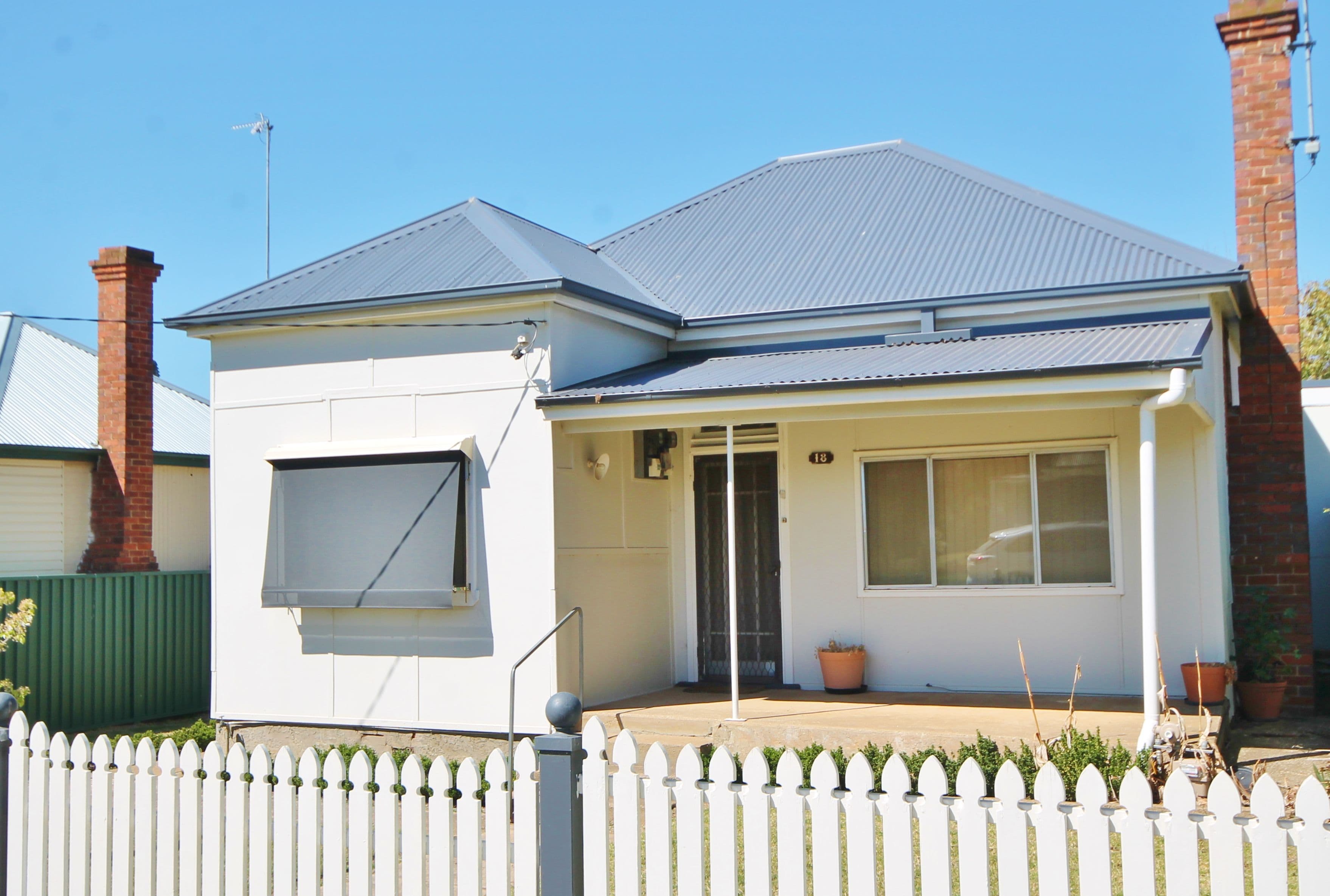18 Yass Street, Young - Image 1