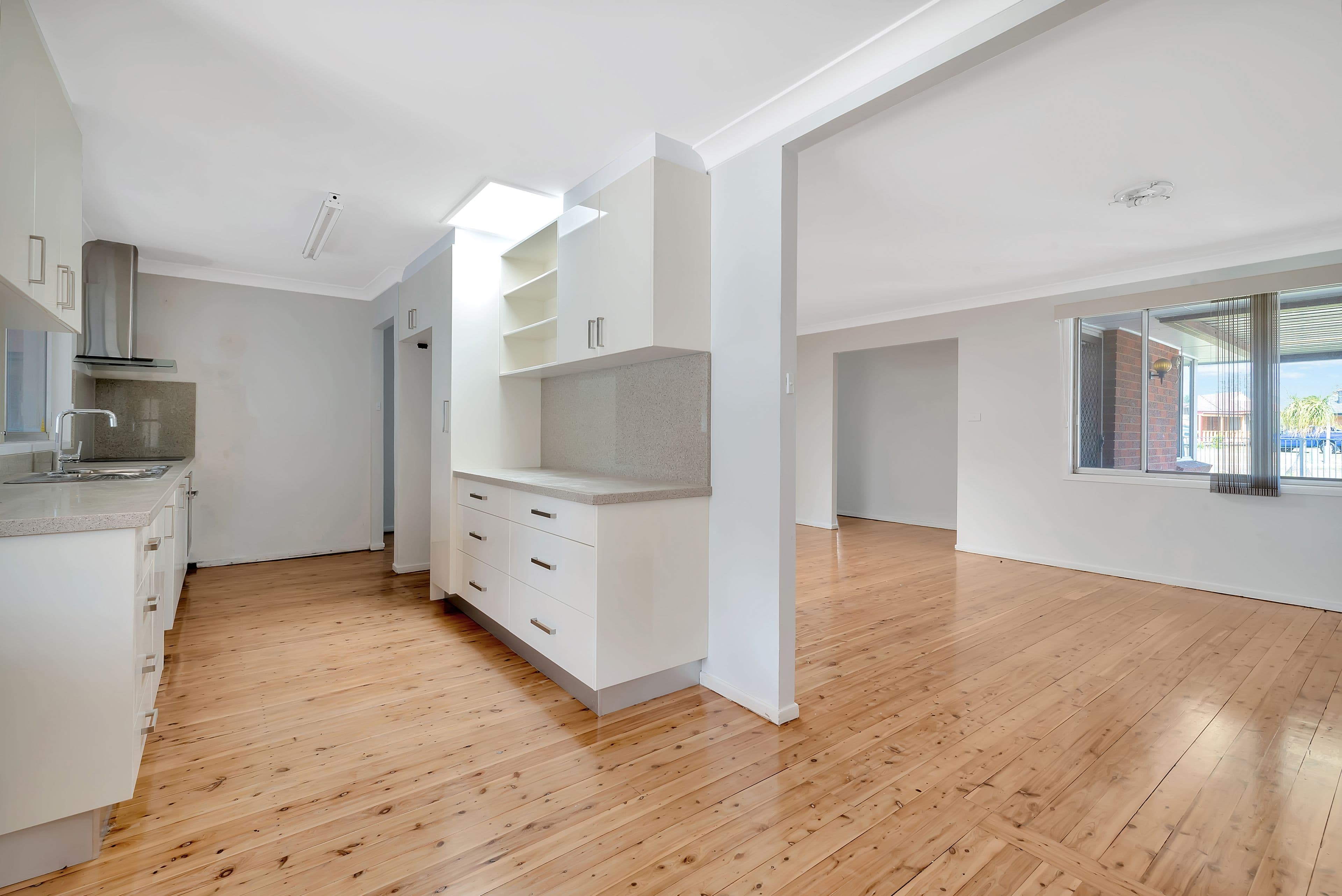 4 Hakea Close, Casula - Thumbnail 3