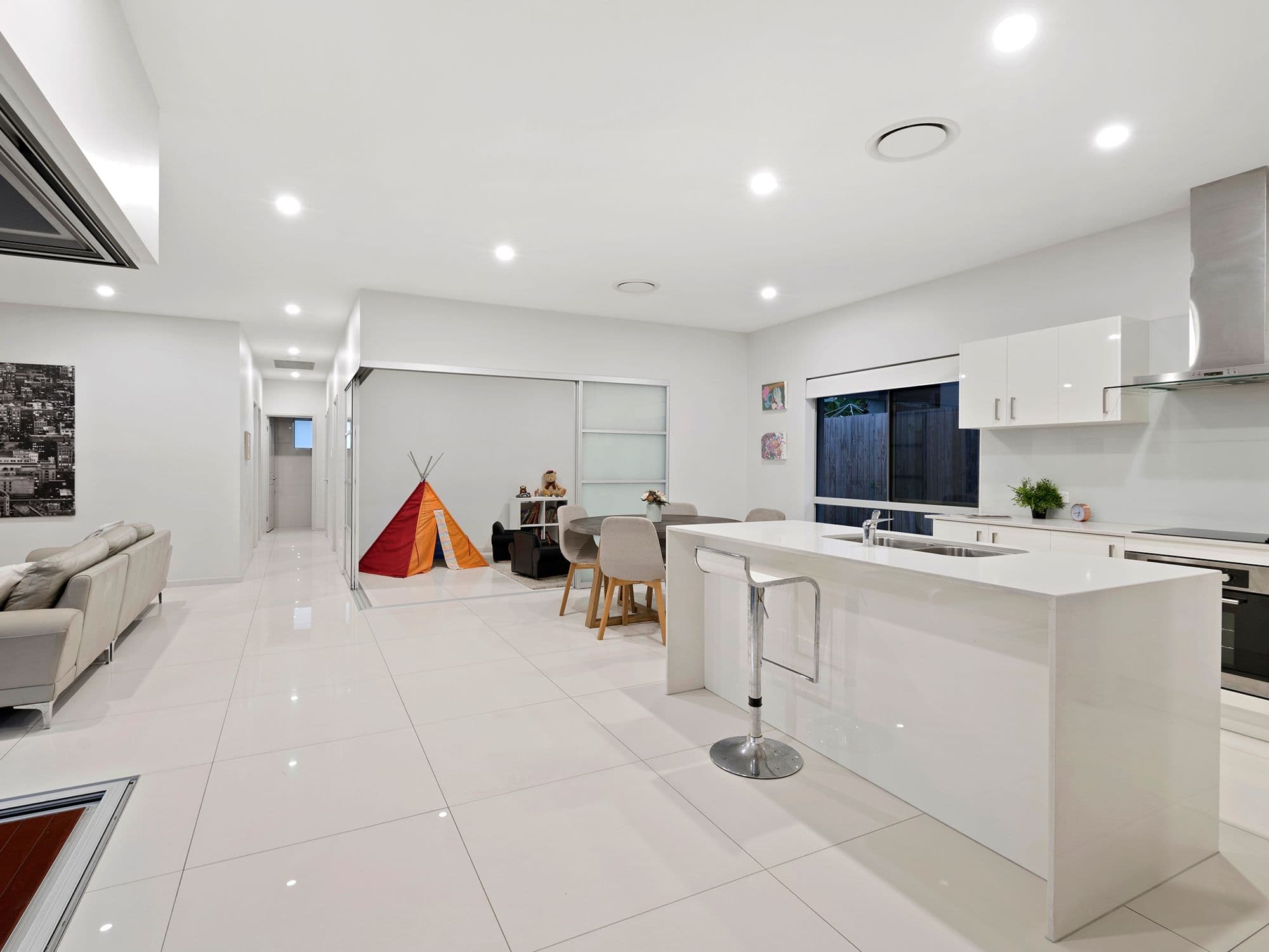 4 Woodgate Street, Oxley QLD 4075, Oxley - Thumbnail 3
