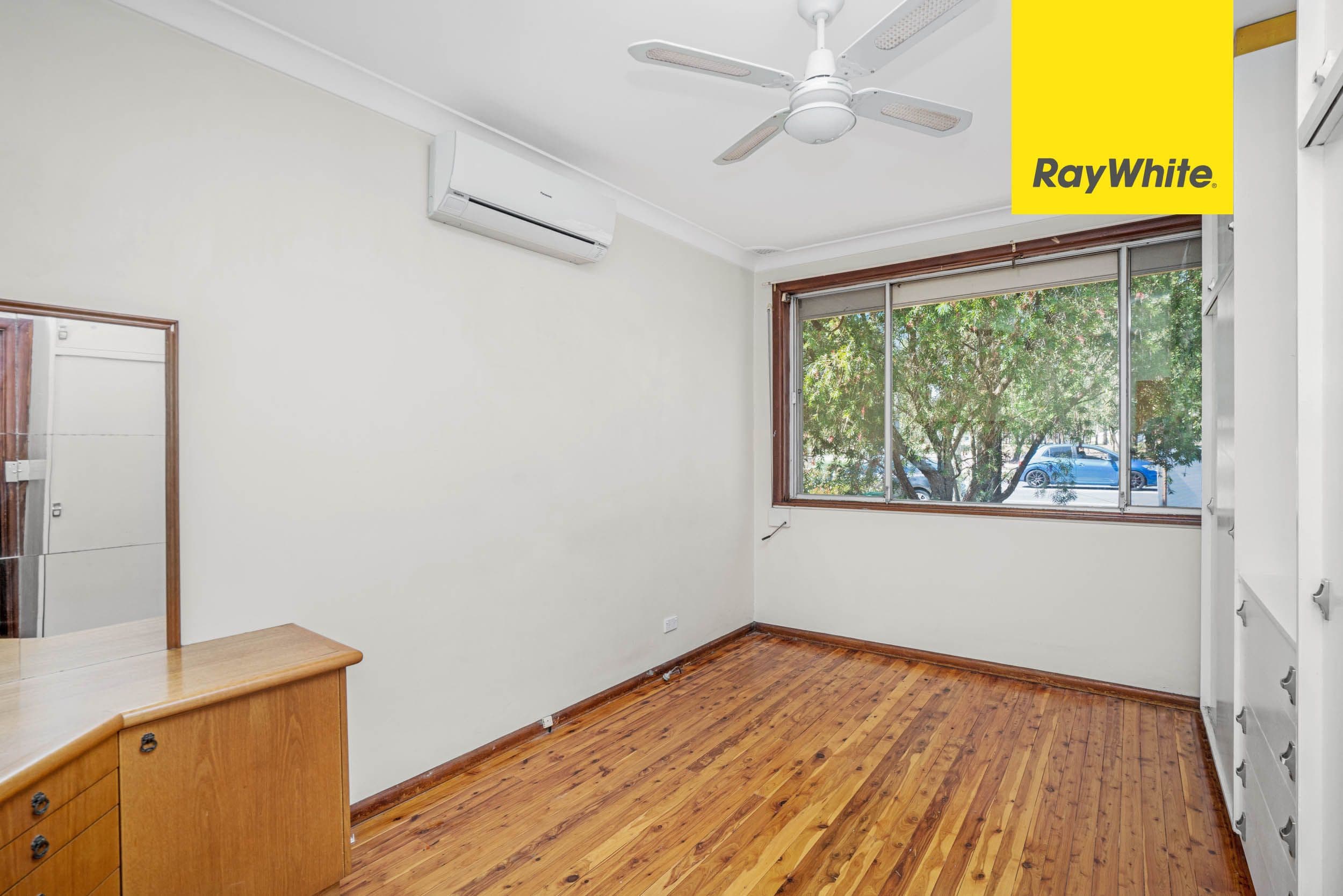 65 Bullecourt Avenue, Milperra - Thumbnail 5