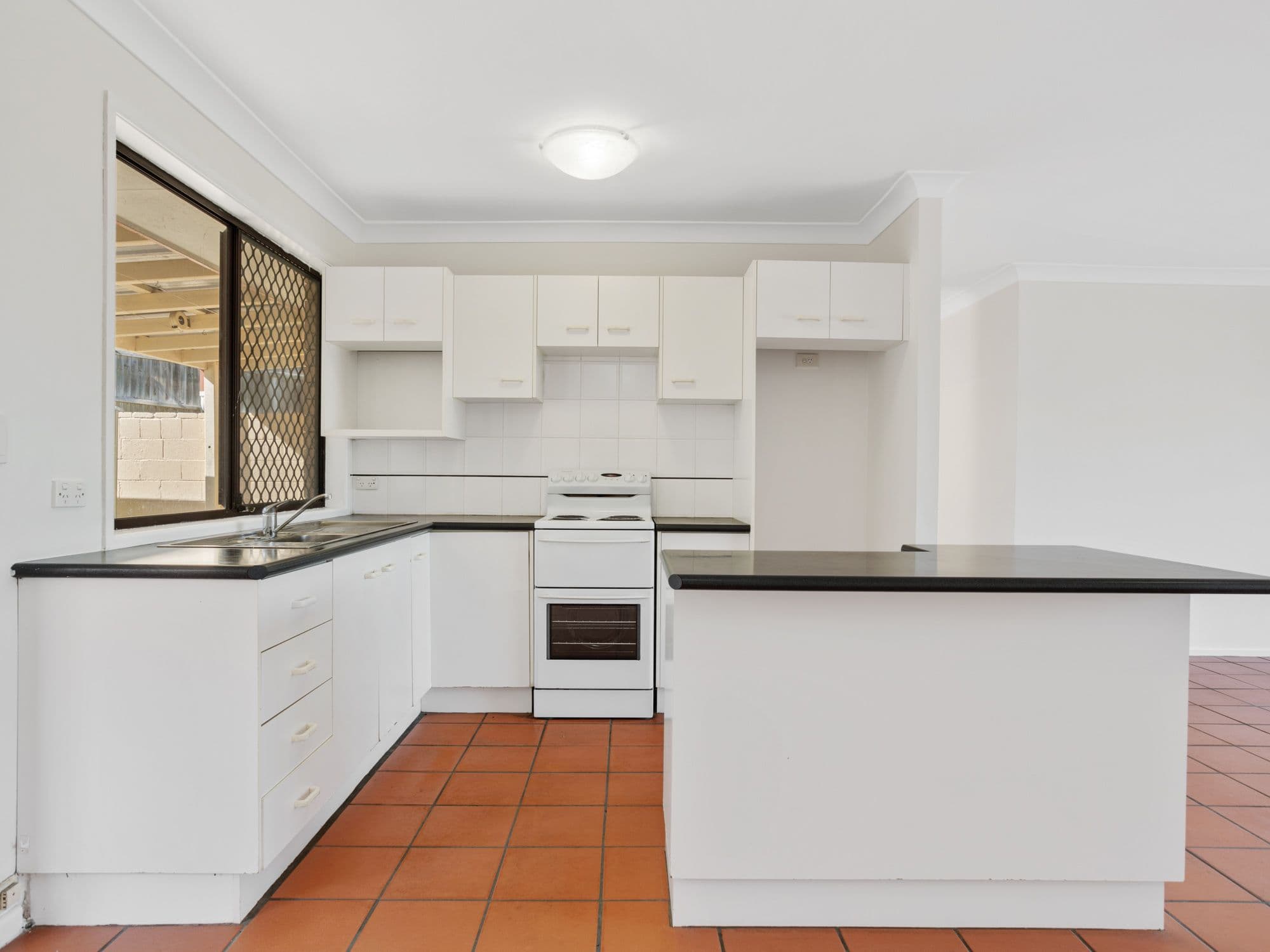 2 Lanty Street, Southport QLD 4215, Southport - Thumbnail 6