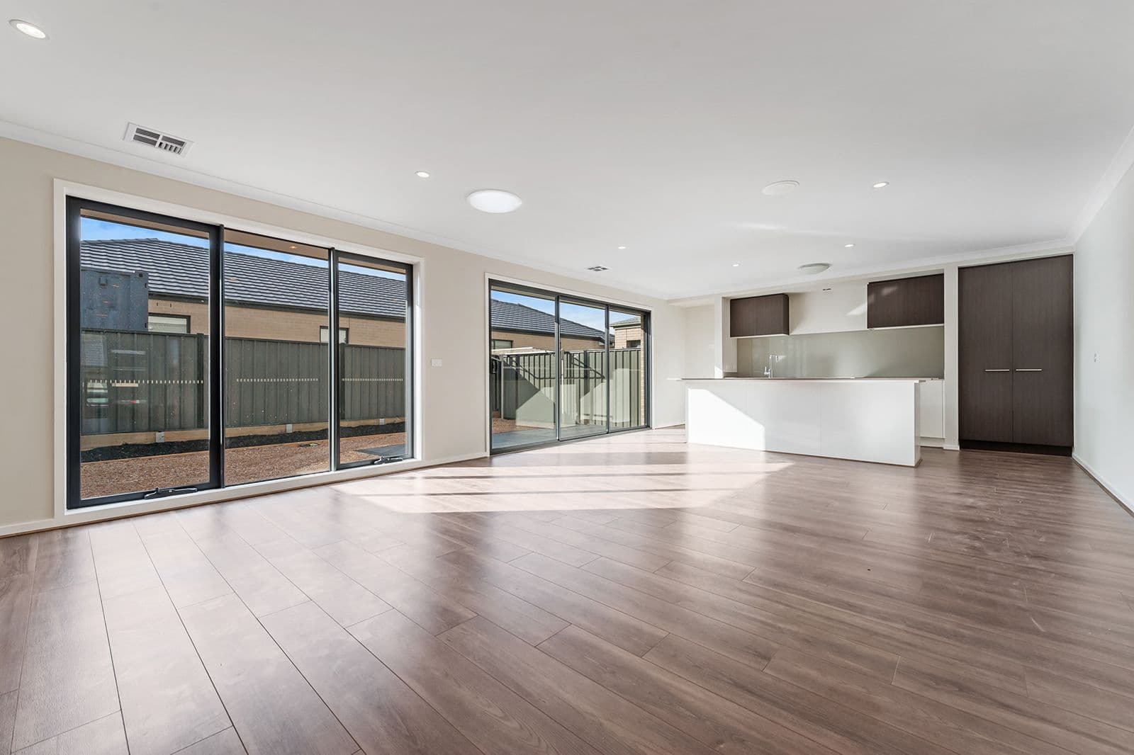 6 Delta Drive, Craigieburn VIC 3064, Craigieburn - Thumbnail 4