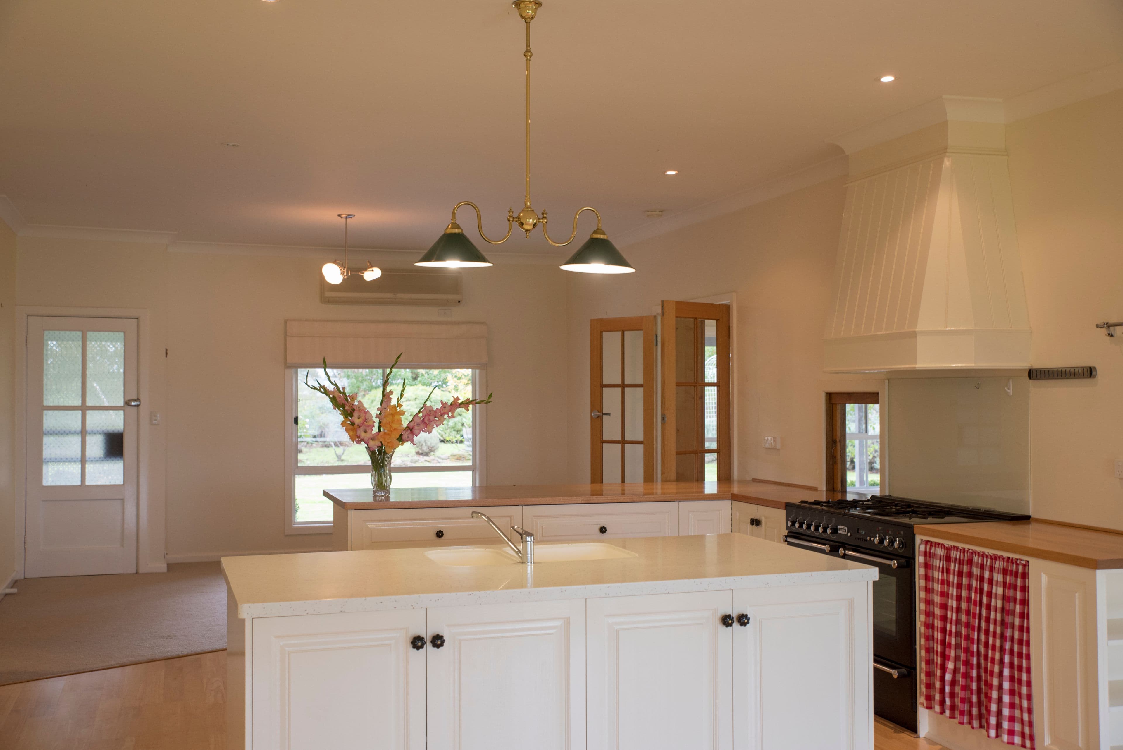 22 Karoom Drive, GLENFIELD PARK NSW 2650, Glenfield Park - Thumbnail 3