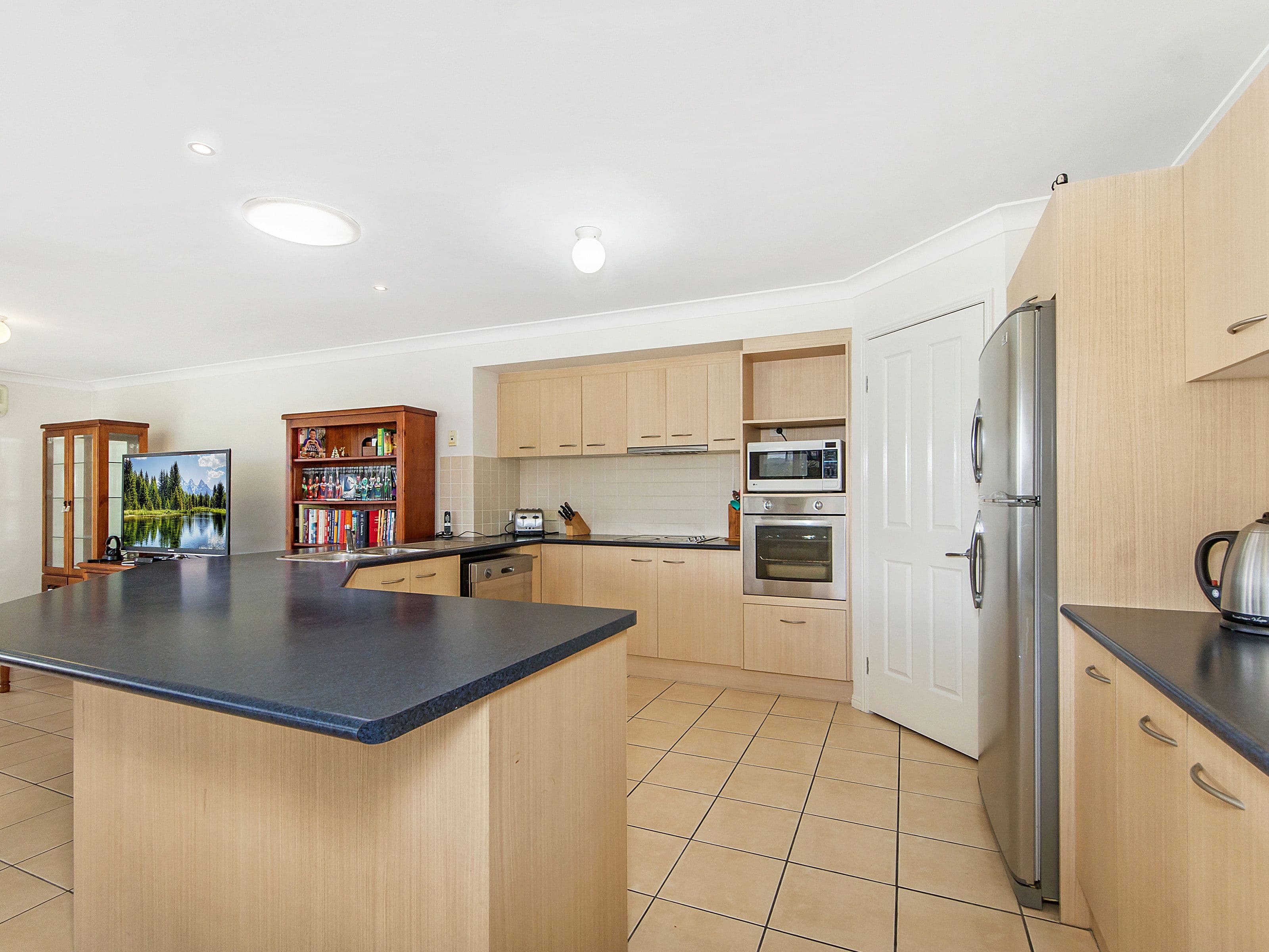 6 Hawker Street, Pacific Pines QLD 4211, Pacific Pines - Thumbnail 4