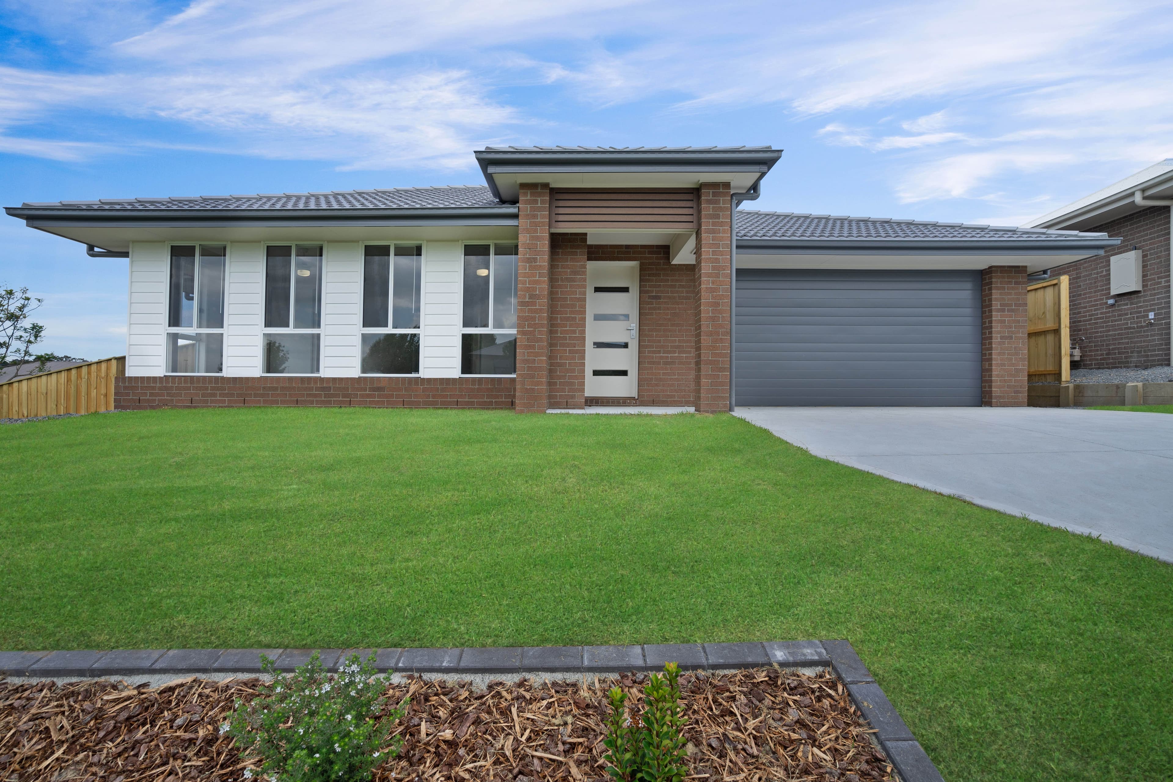 25 Mckeachie Drive, Aberglasslyn - Image 1