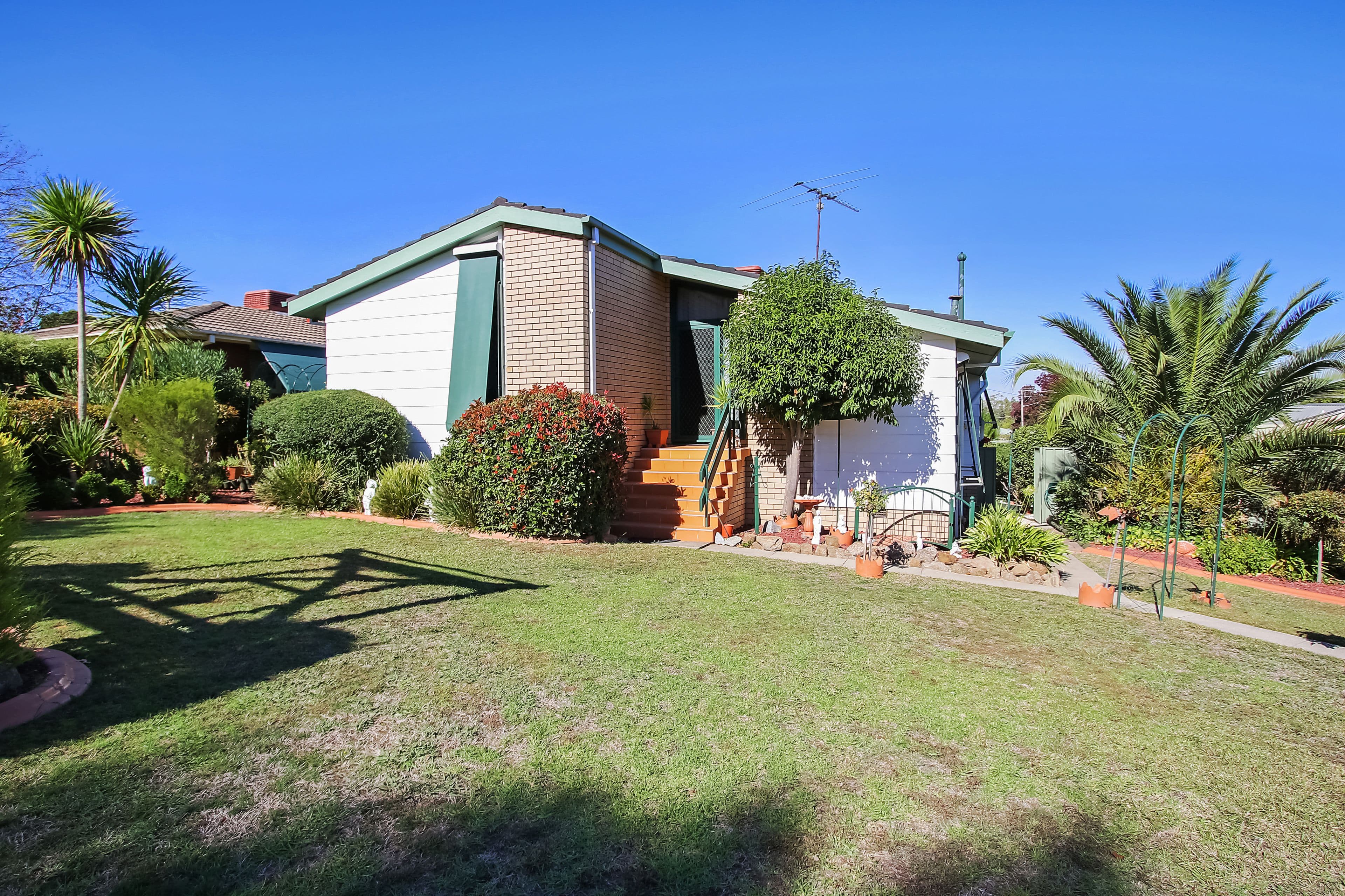 560 Green Place, North Albury - Image 1