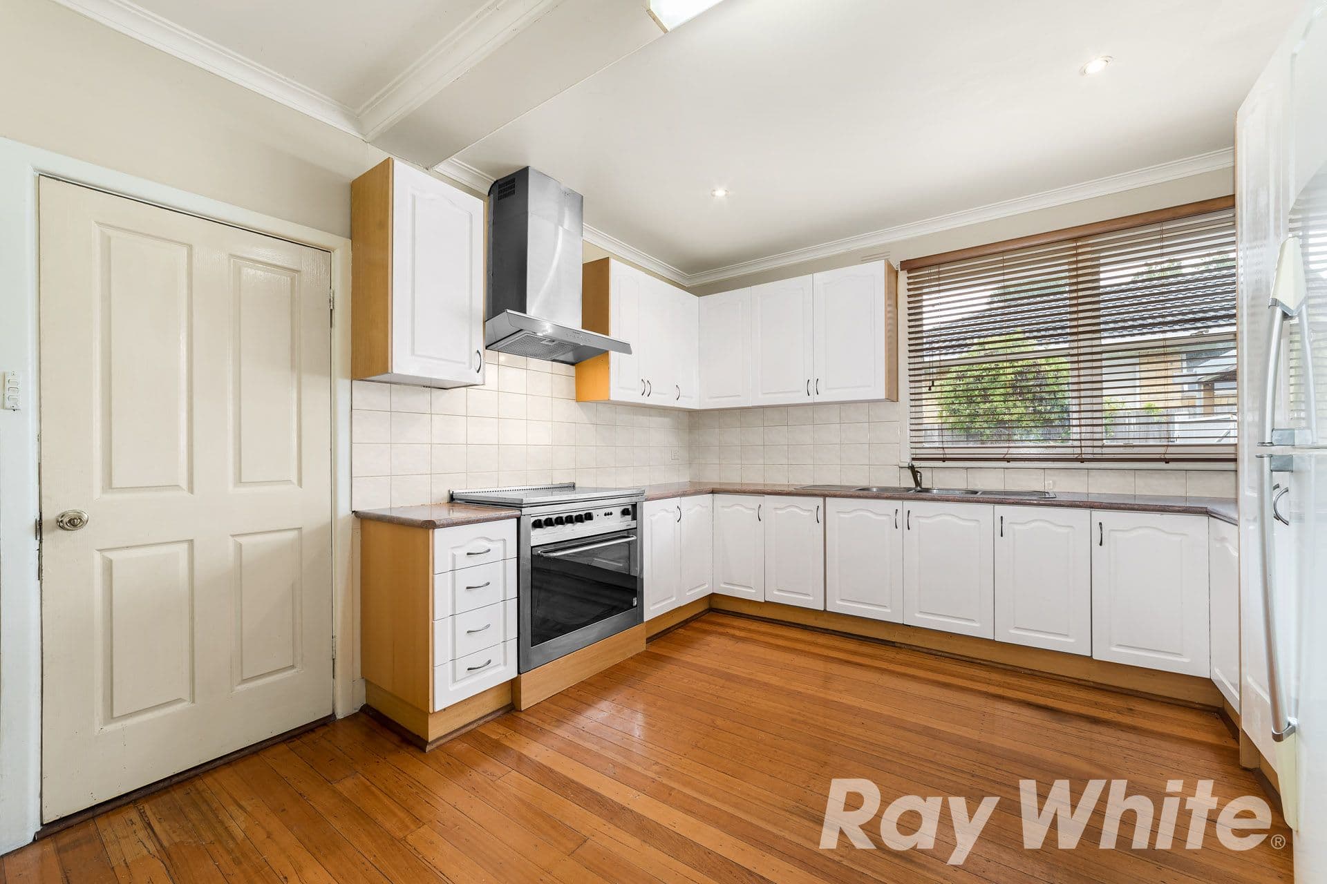 28 Dobell Street, Blackburn South VIC 3130, Blackburn South - Thumbnail 4