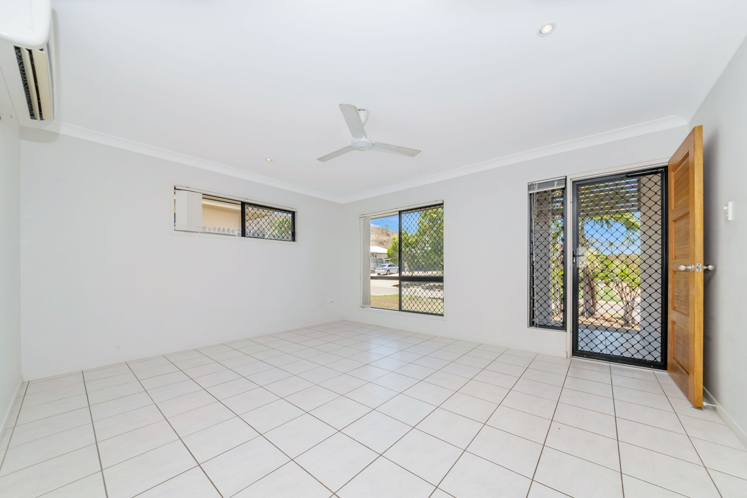 10 Coolidge Street, Mount Louisa QLD 4814, Mount Louisa - Thumbnail 2