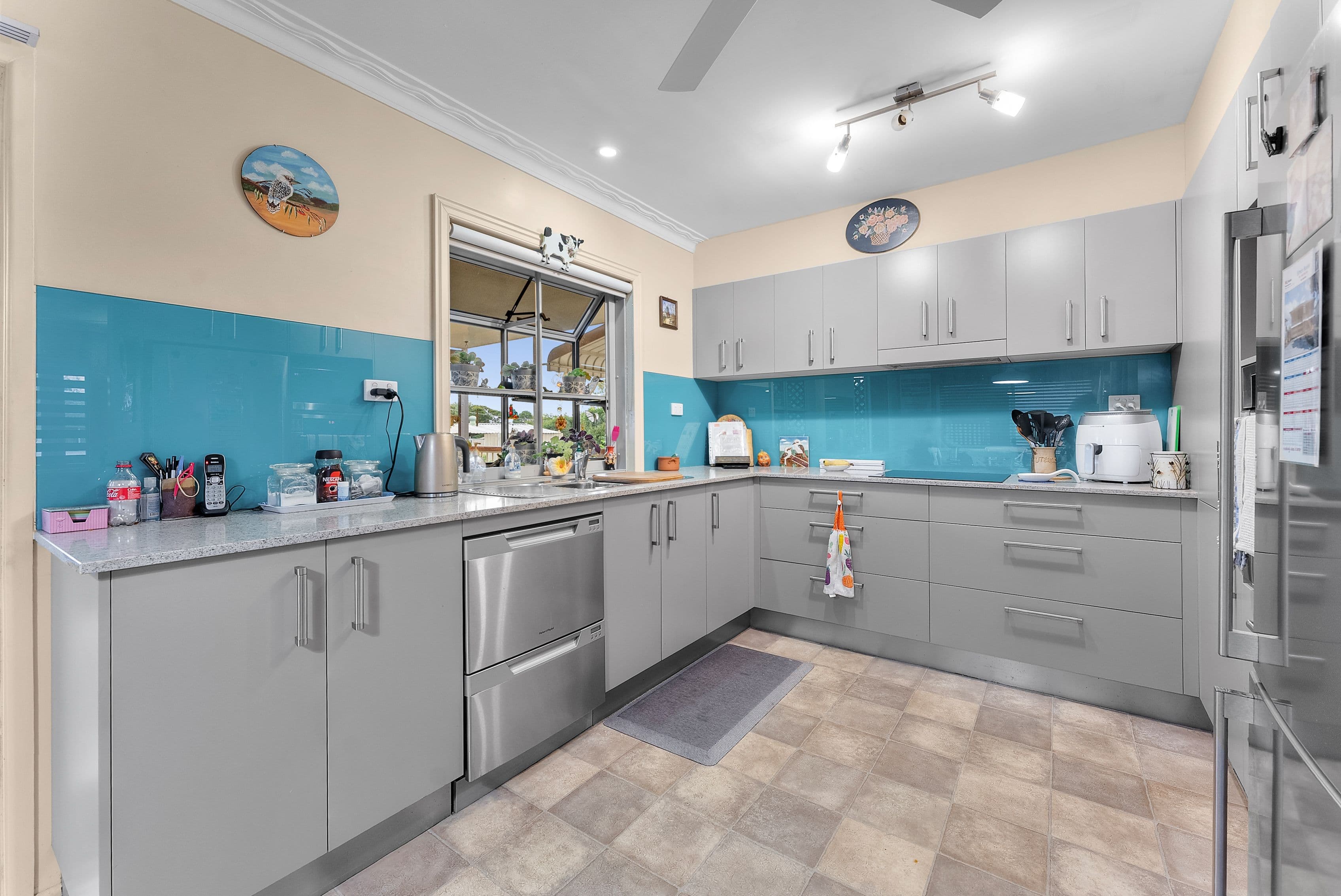 33 Lyndon Street, Kallangur QLD 4503, Kallangur - Thumbnail 3